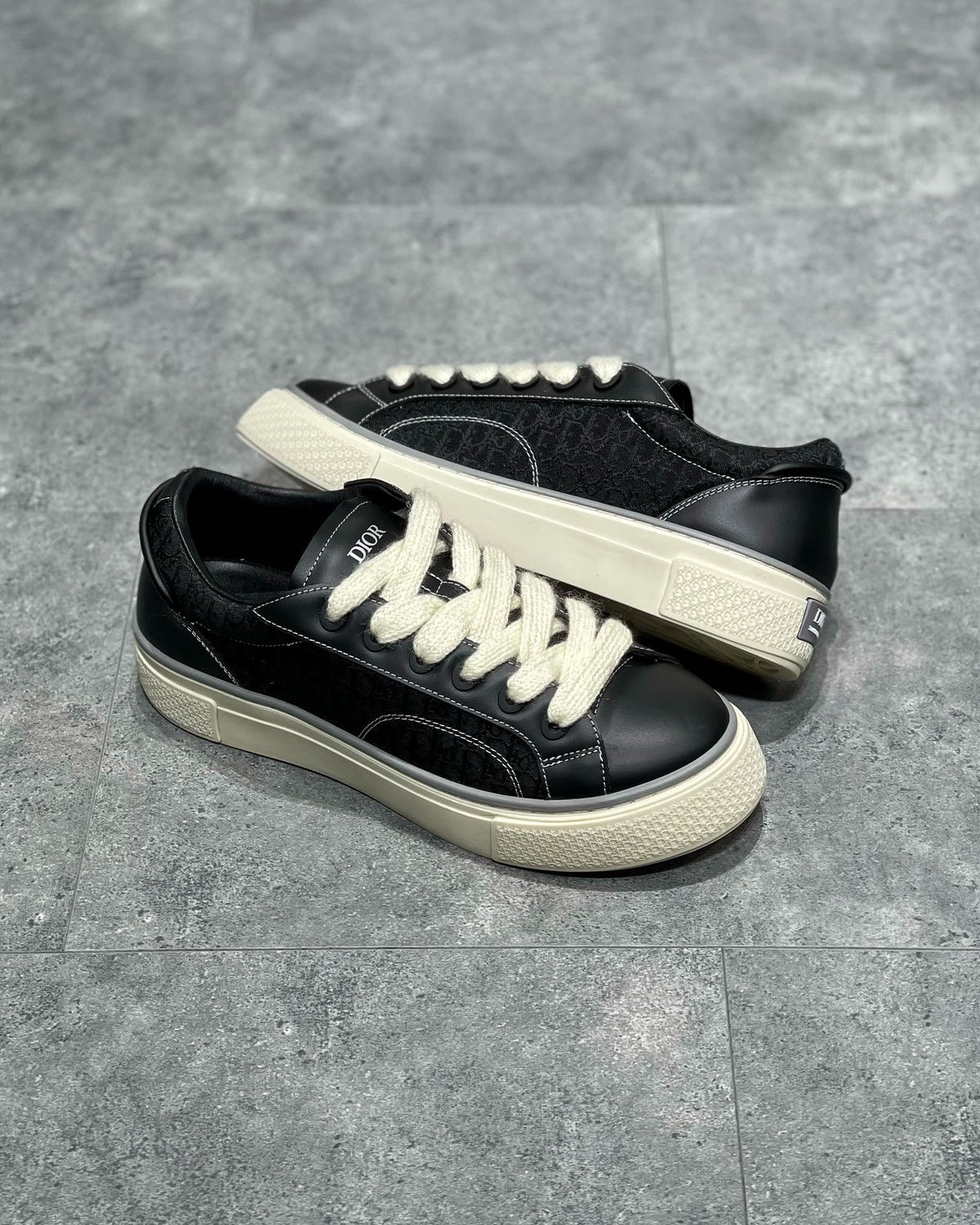 DIO Sneakers