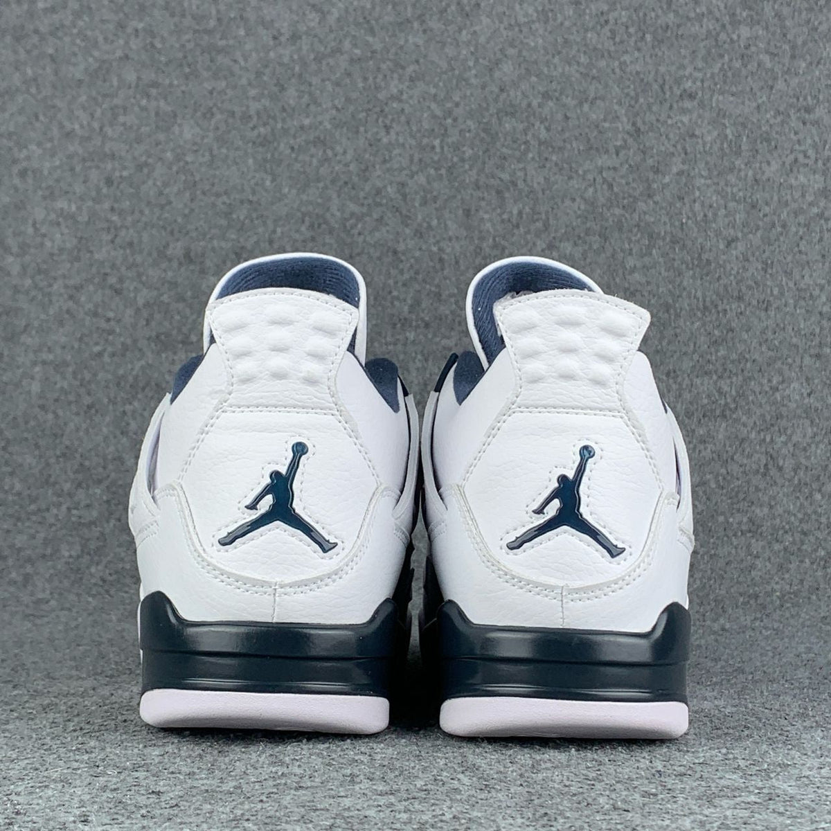 Air Jordan 4 Retro LS 'Columbia'
