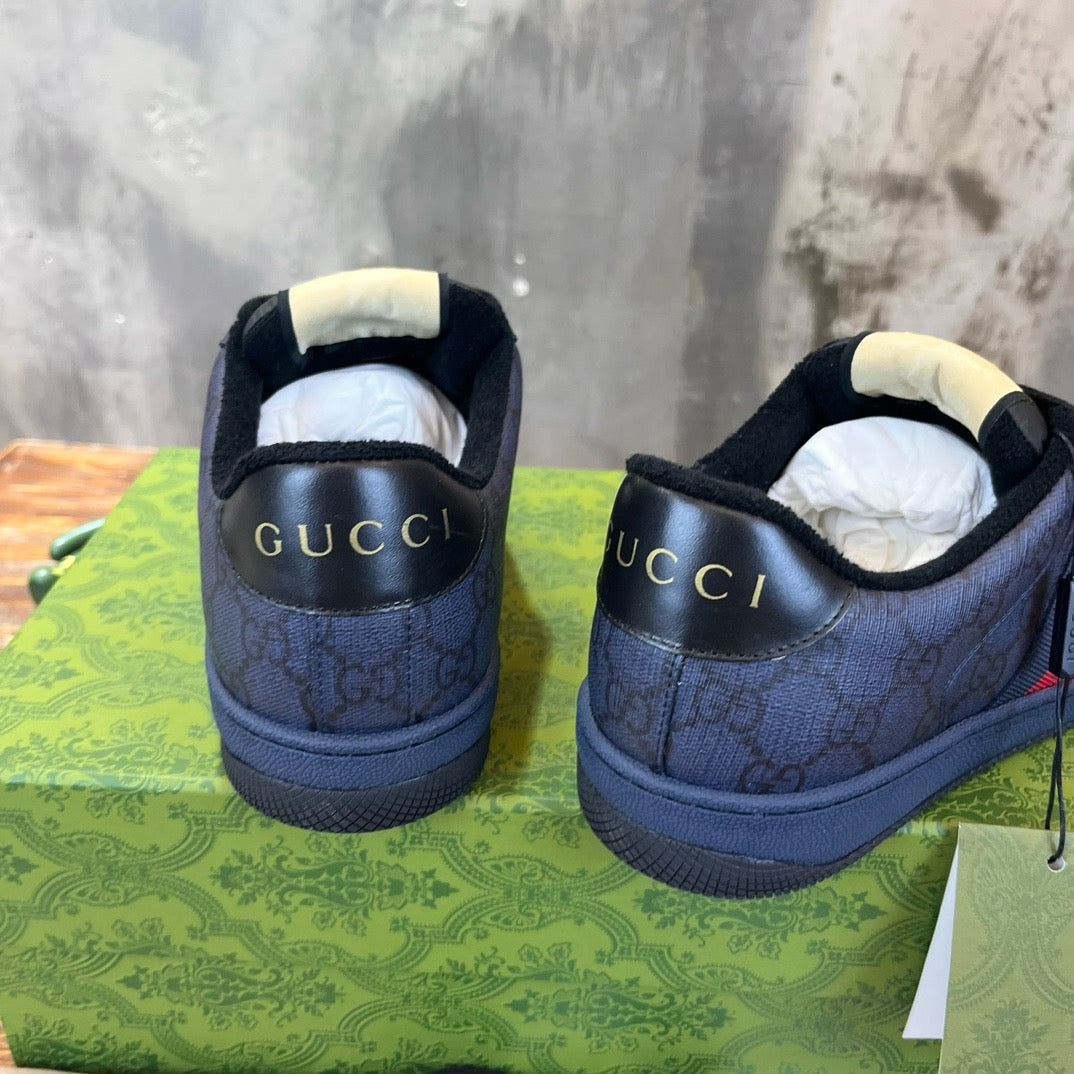 GUC Sneakers