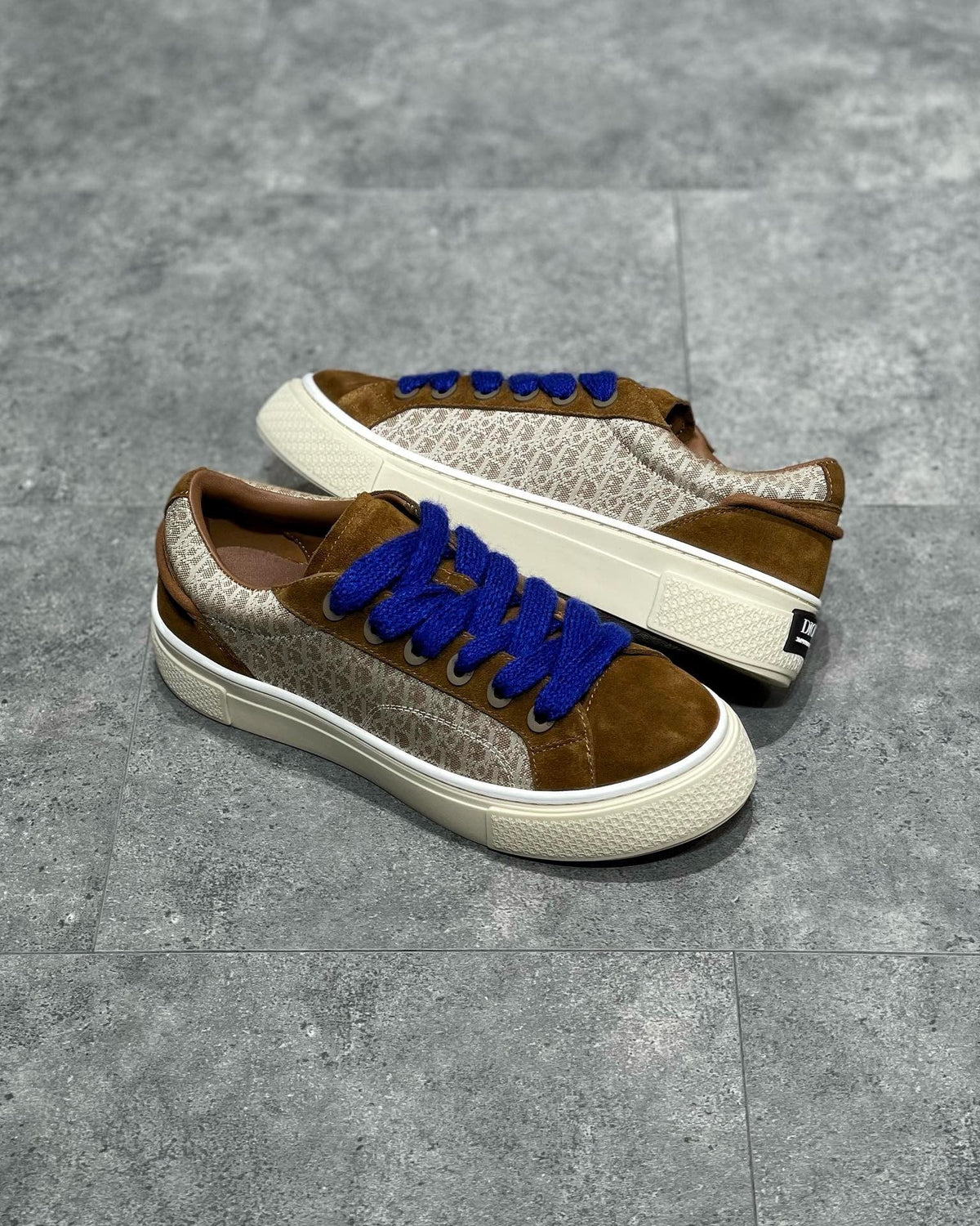 DIO Sneakers