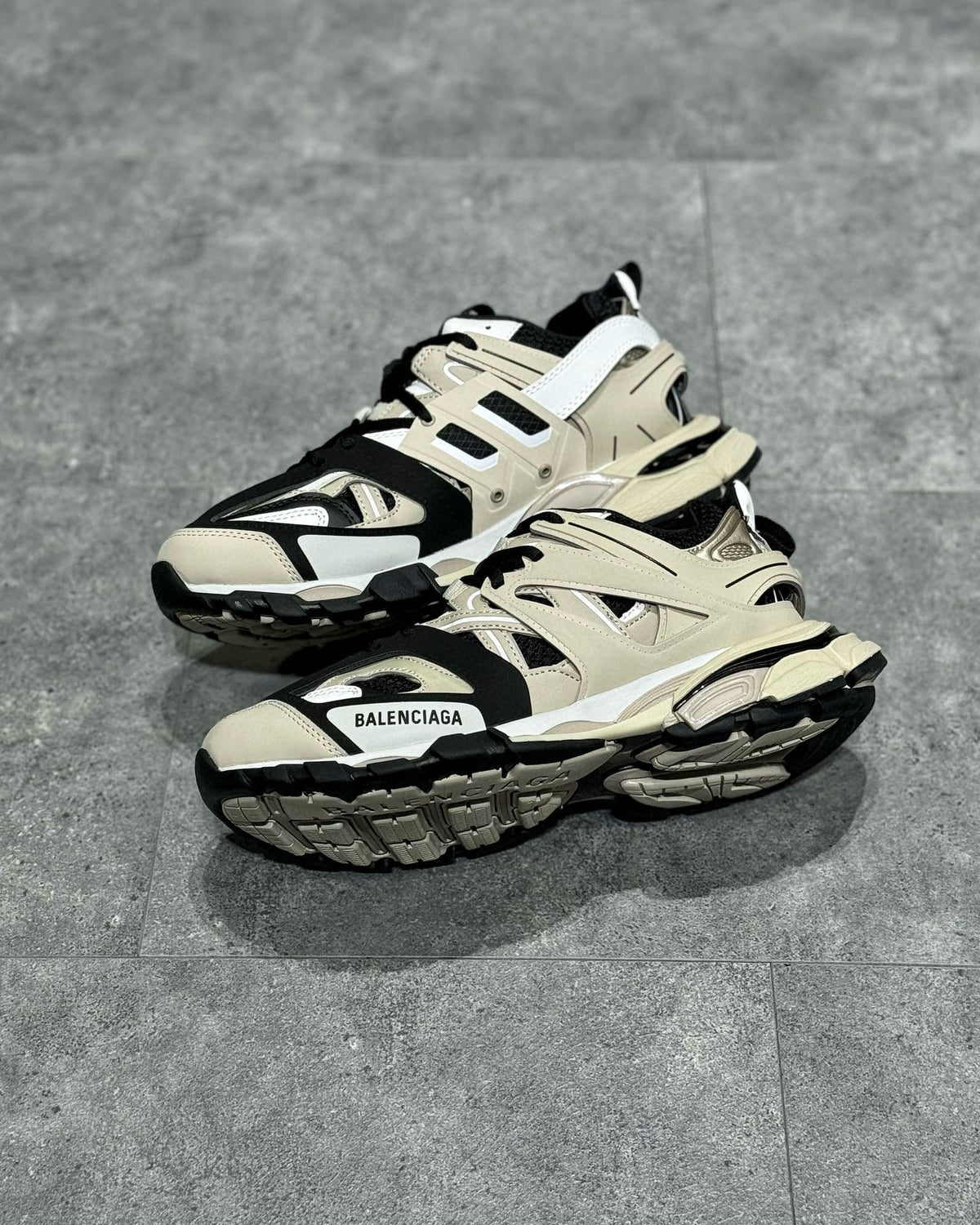 BLCG Sneakers