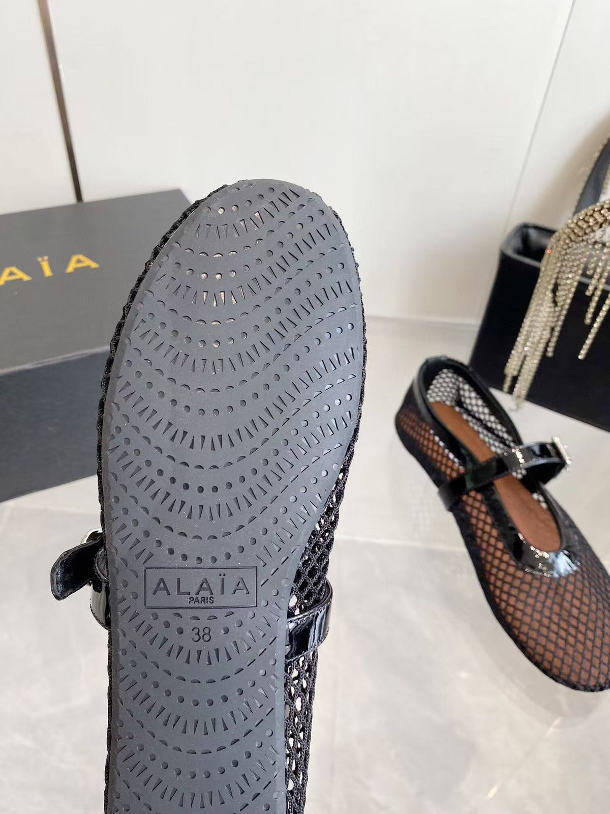 MARY JANE SHOES IN BLACK MESH AND LEATHER