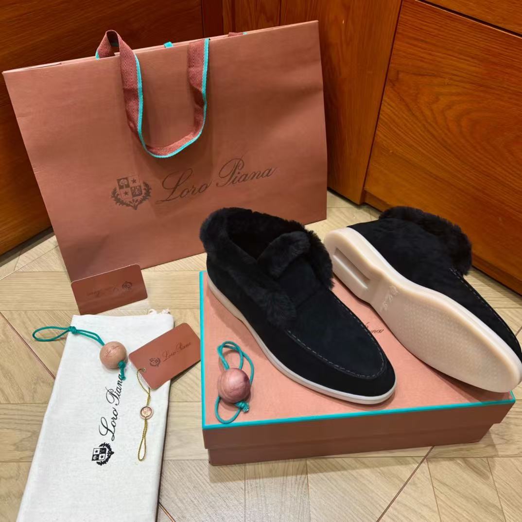 LP LOAFERS IN BLACK SUEDE AND FUR LINING