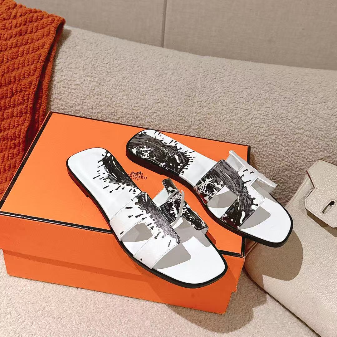 0RAN SANDAL IN BLACK MIX WHITE CALFSKIN