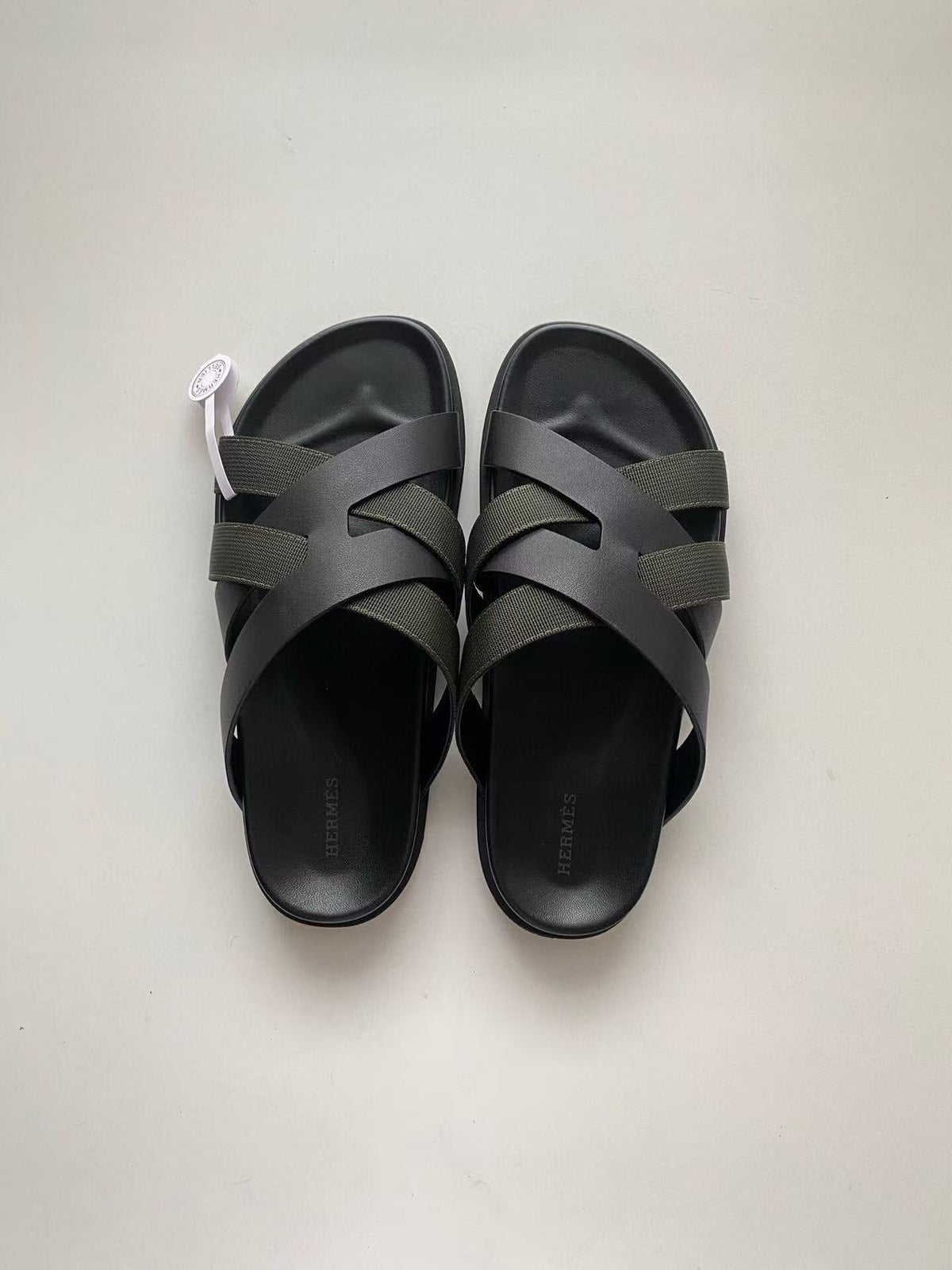 HM SLIDES IN BLACK AND DARK GREEN FABRIC