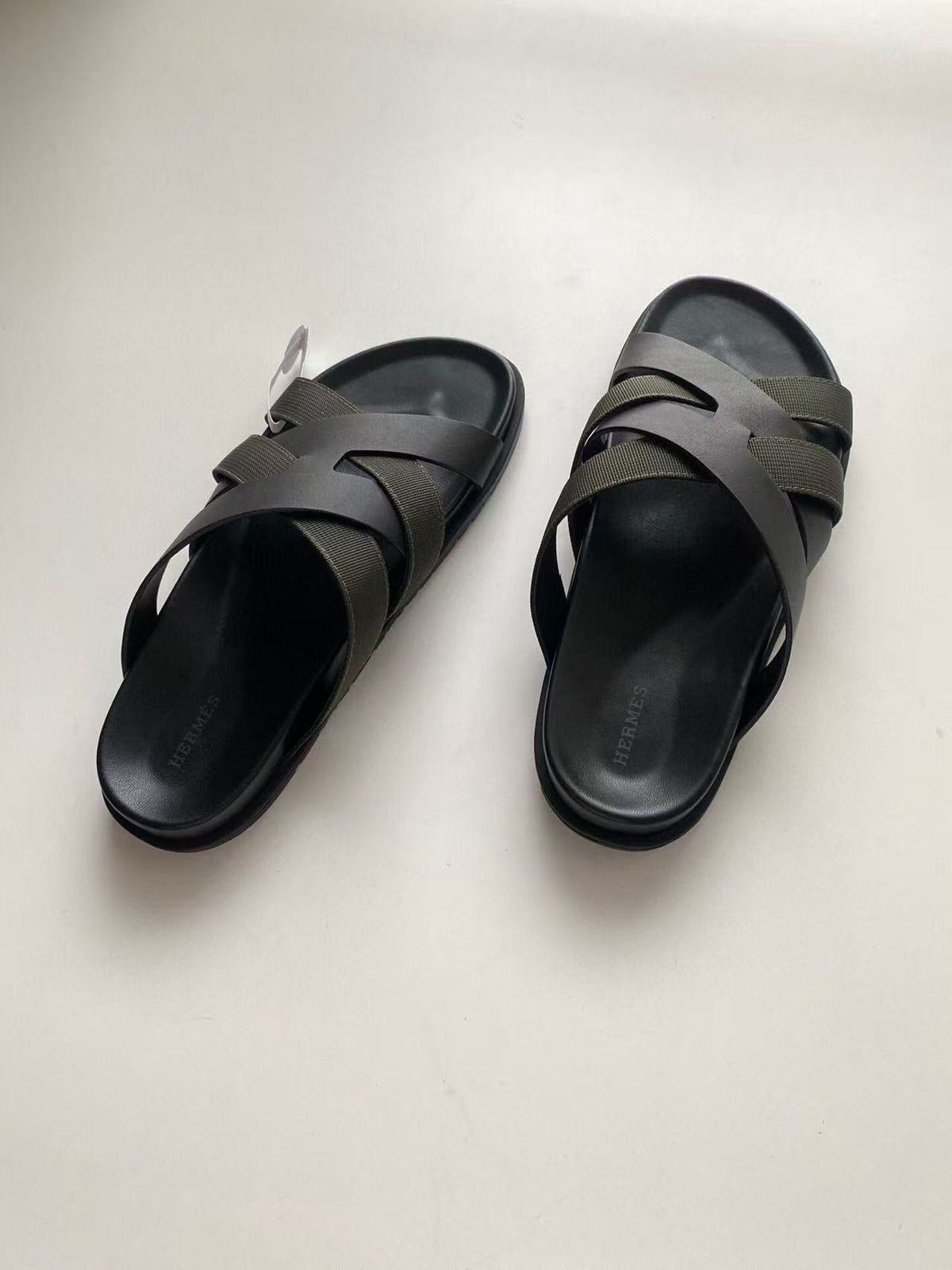 HM SLIDES IN BLACK AND DARK GREEN FABRIC