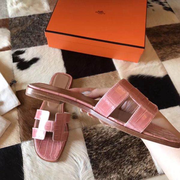 HERM Oran Sandals In Pink Shiny Niloticus Crocodile