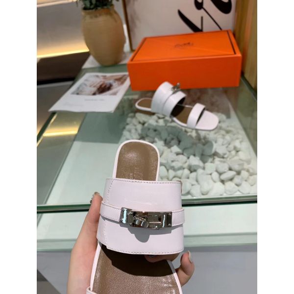 HERM Avenue Sandals In White Calfskin