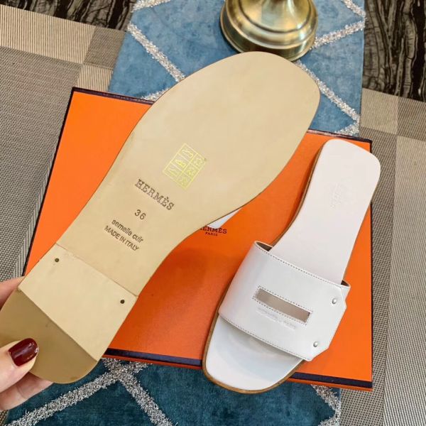 HERM View Sandals In White Calfskin leather