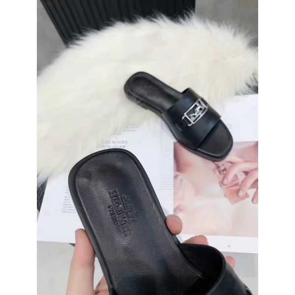 HERM Villa Sandals In Black Calfskin