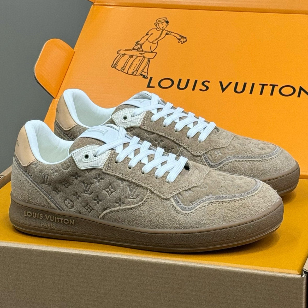 STADIUM SNEAKER IN KHAKI BROWN EMBOSSED MONOGRAM SUEDE