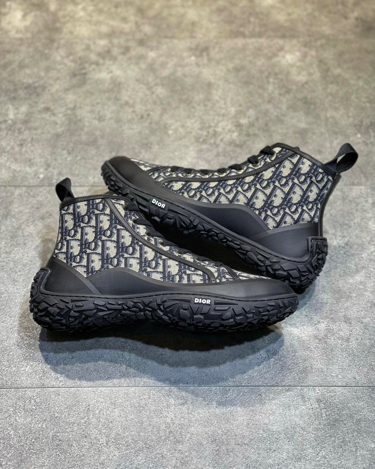 DIO Sneakers