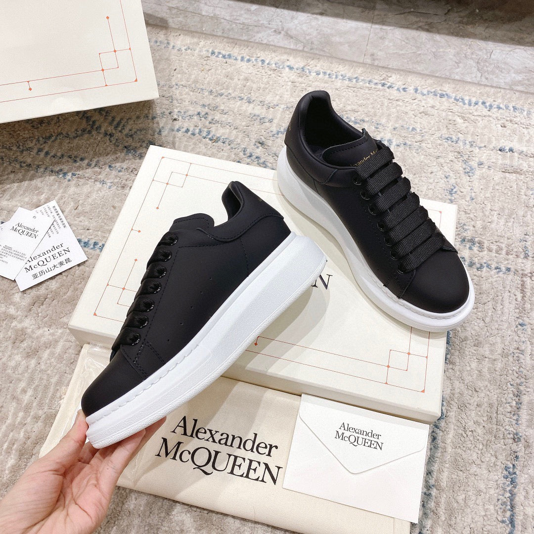 Sneakers & Shoes