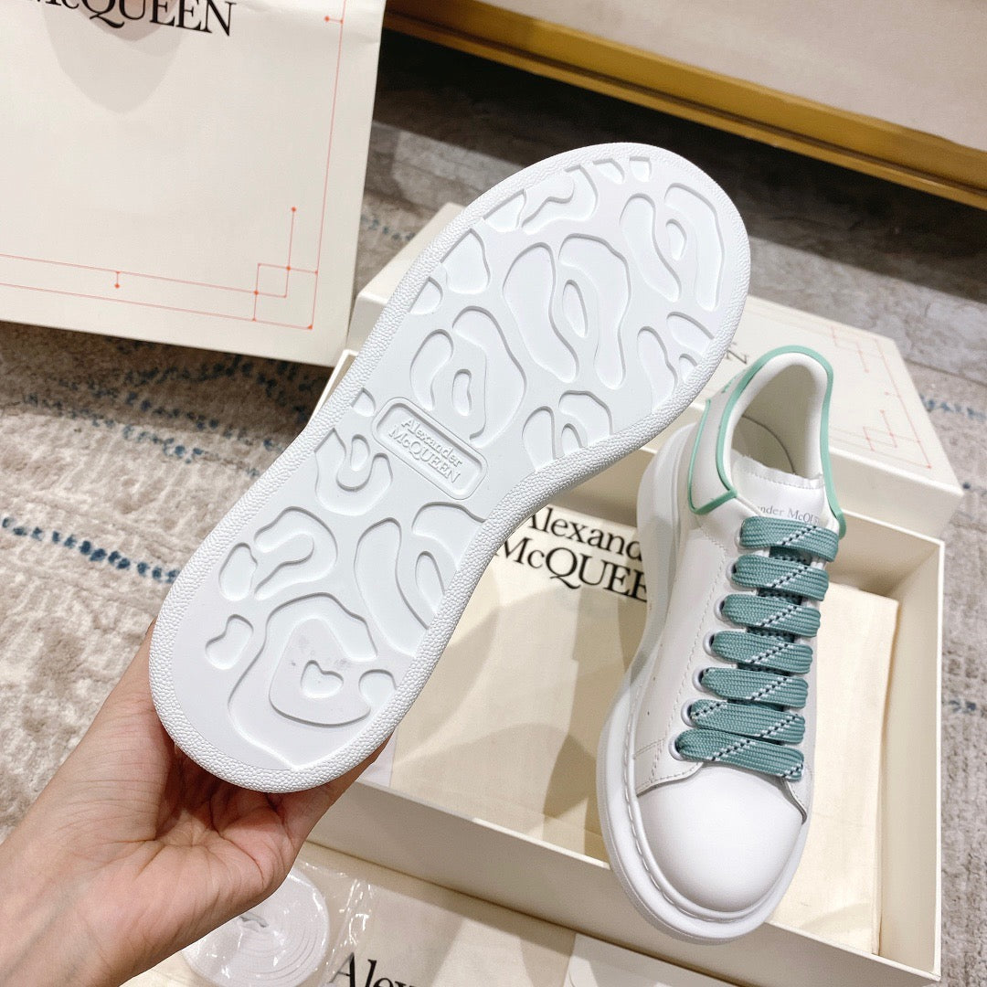 Sneakers & Shoes