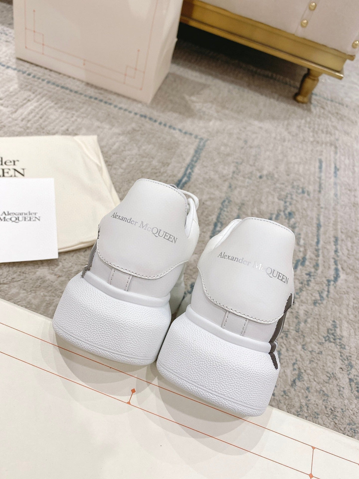 Sneakers & Shoes