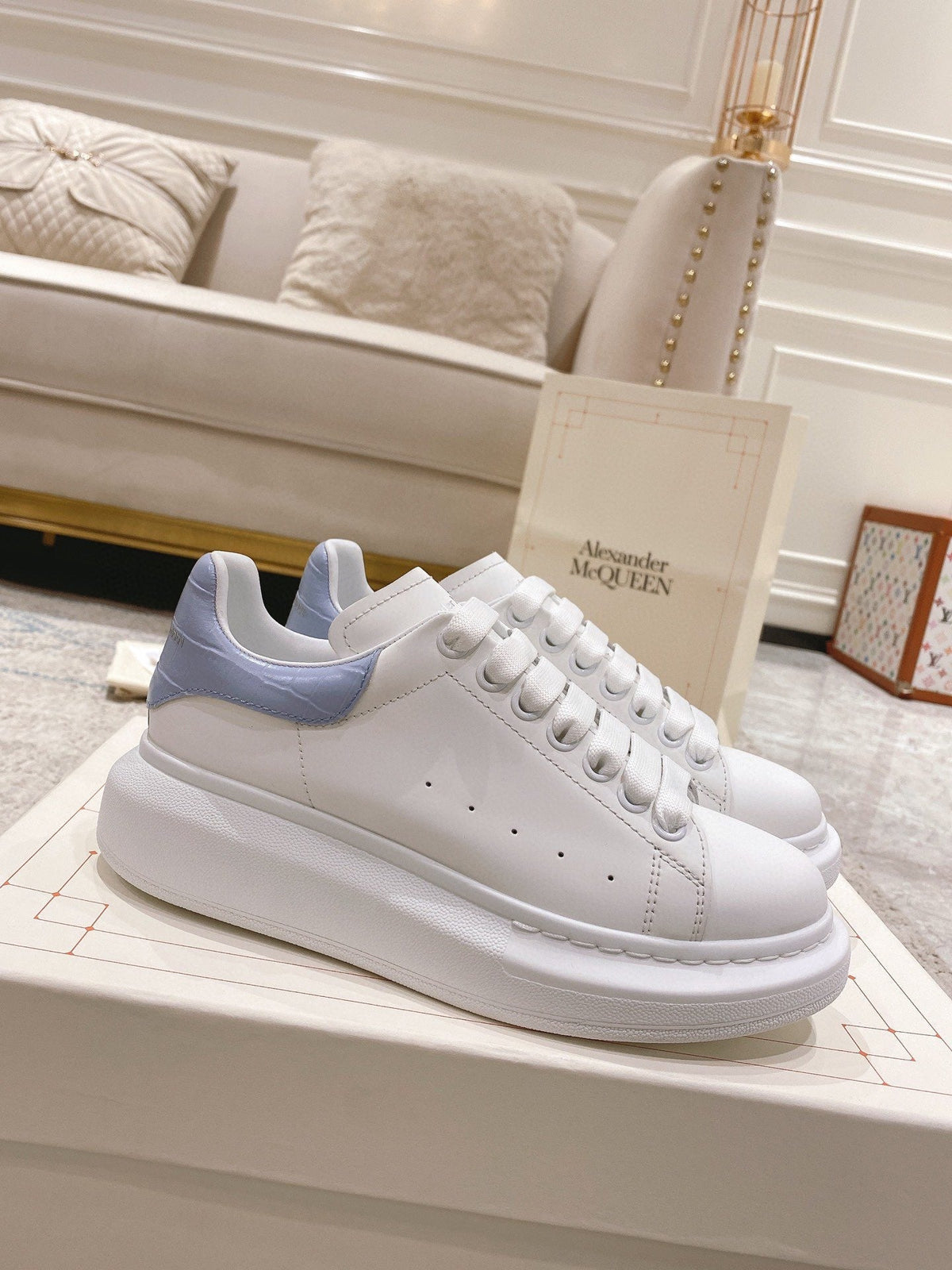 Sneakers & Shoes