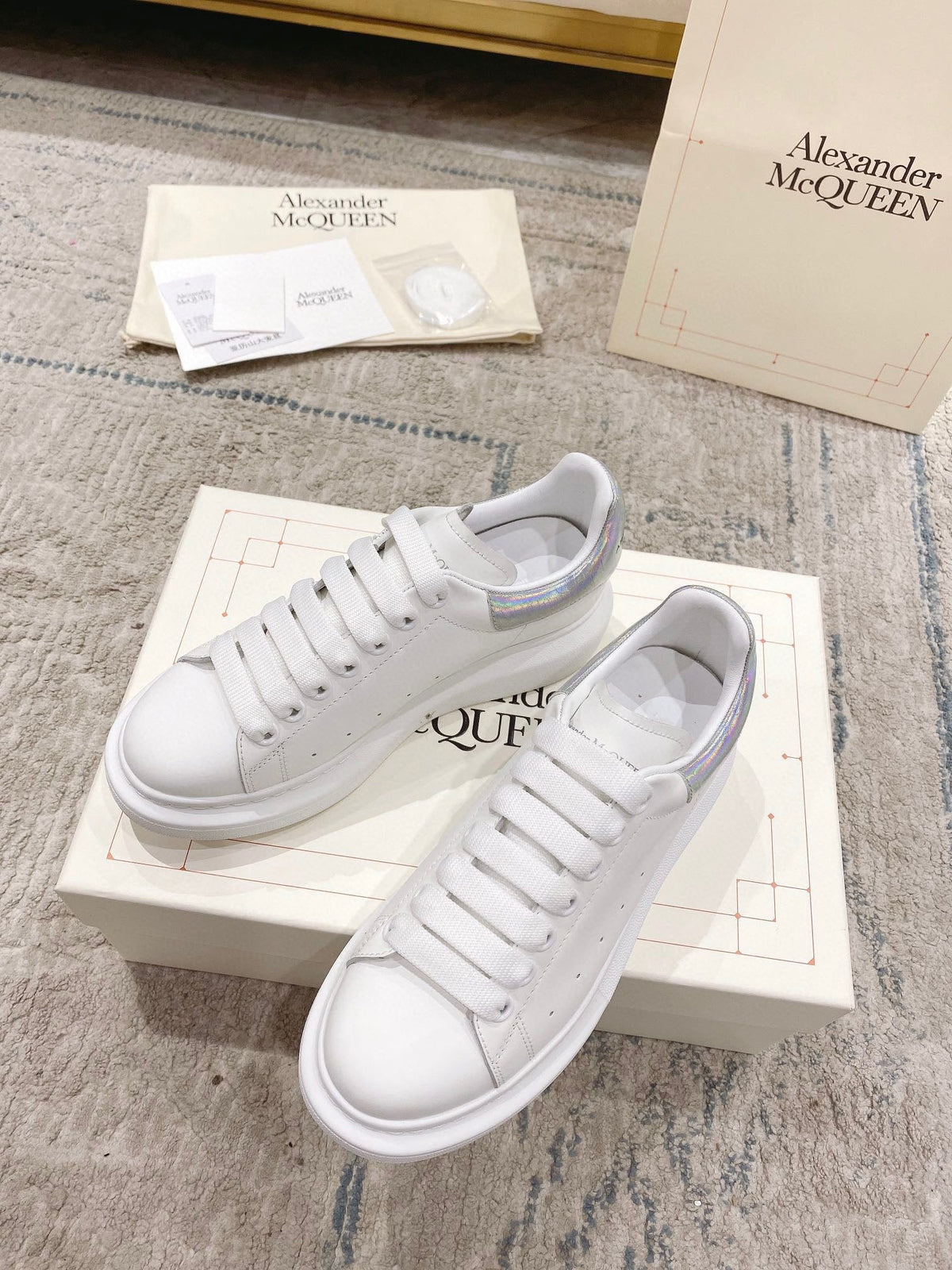 Sneakers & Shoes