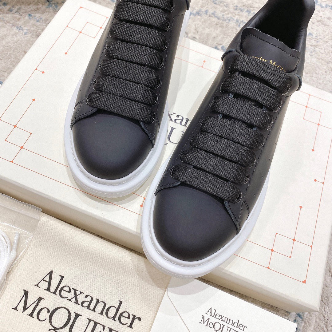Sneakers & Shoes