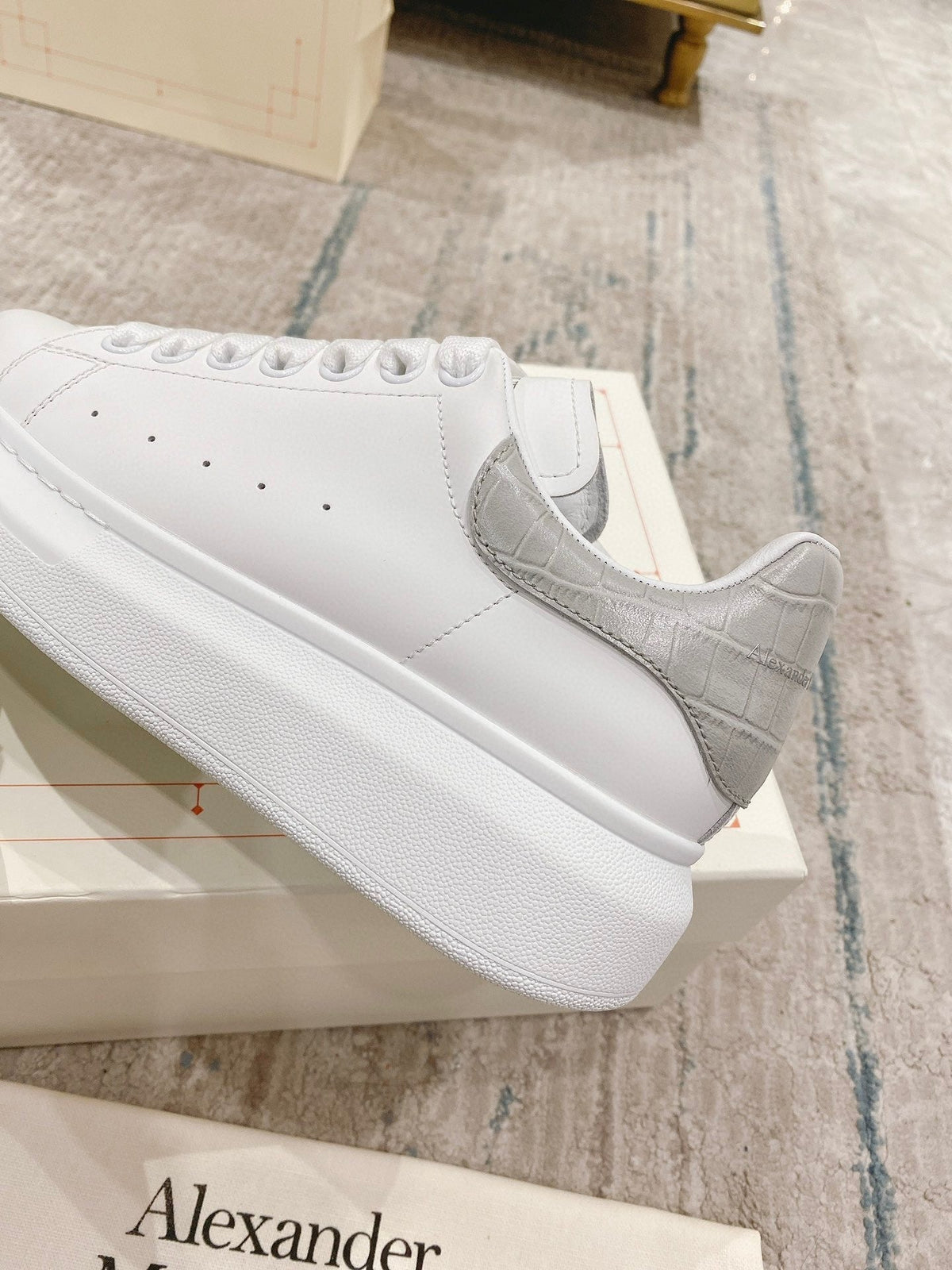 Sneakers & Shoes