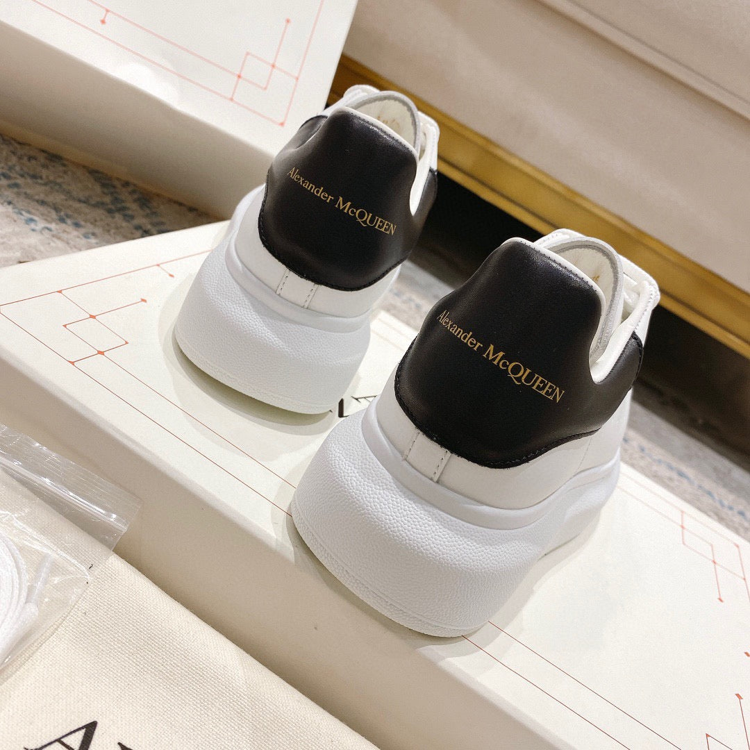 Sneakers & Shoes