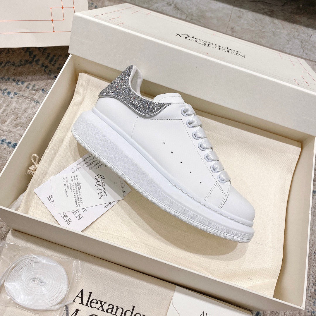 Sneakers & Shoes