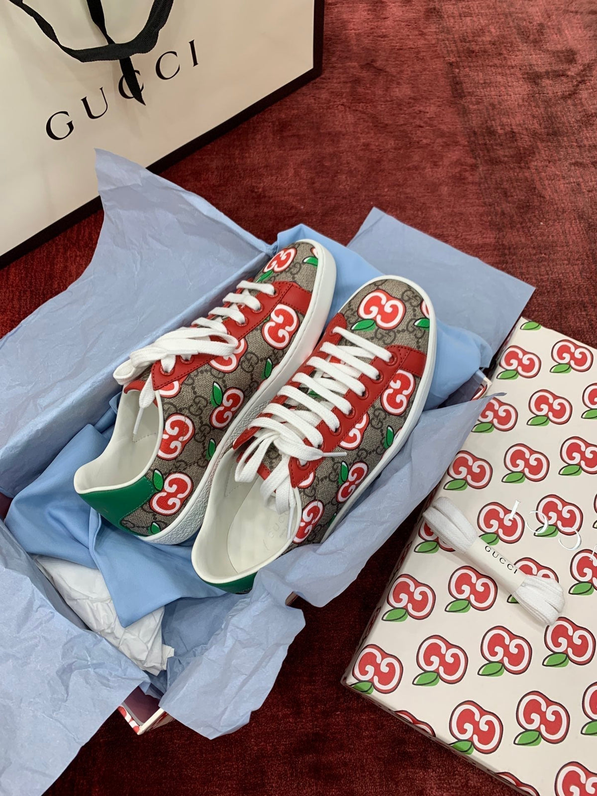 Sneakers & Shoes