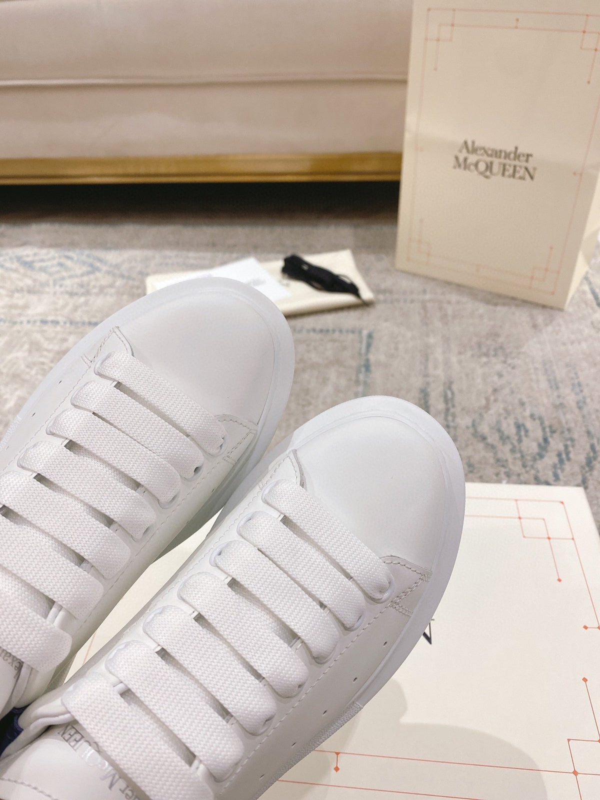 Sneakers & Shoes