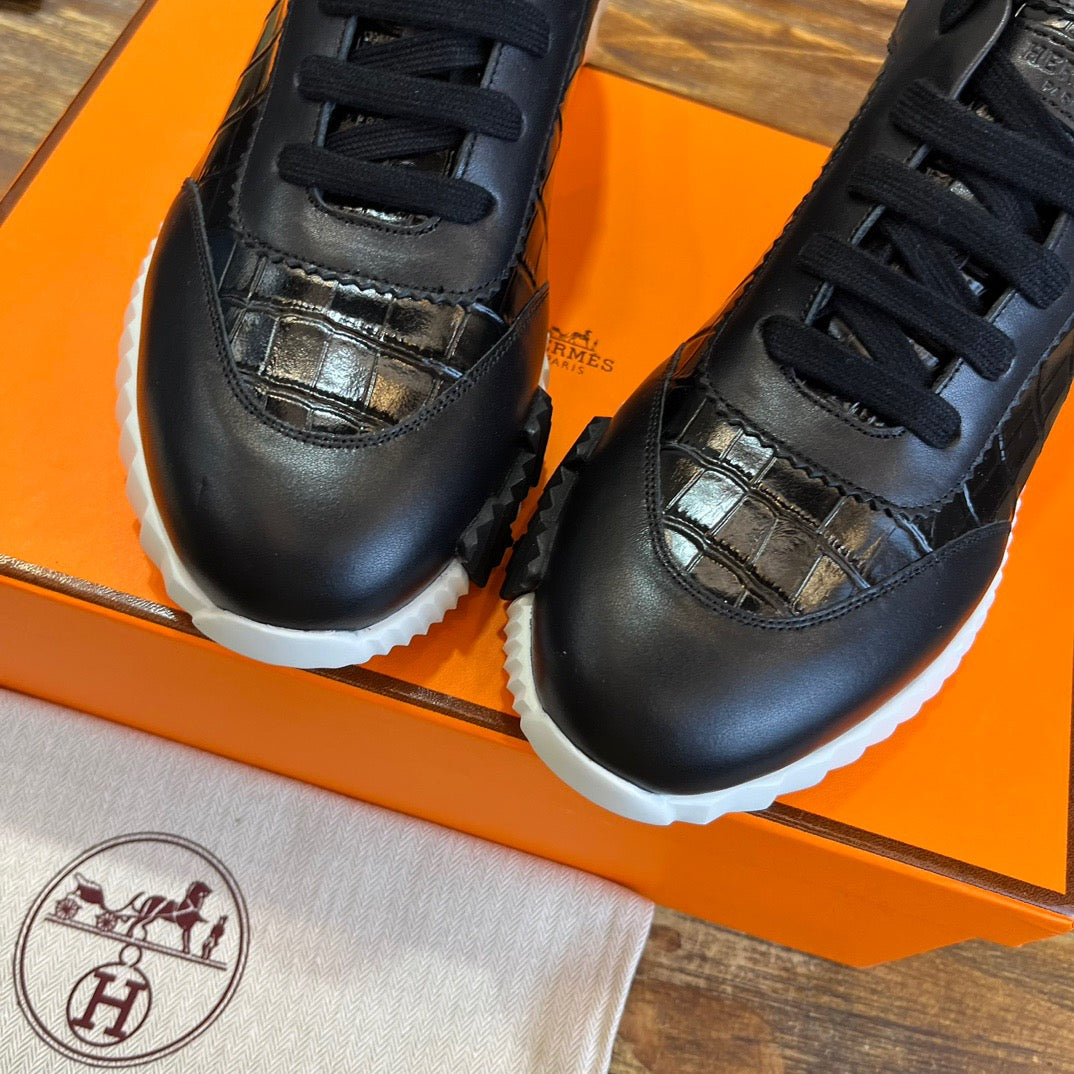 HERM Sneakers
