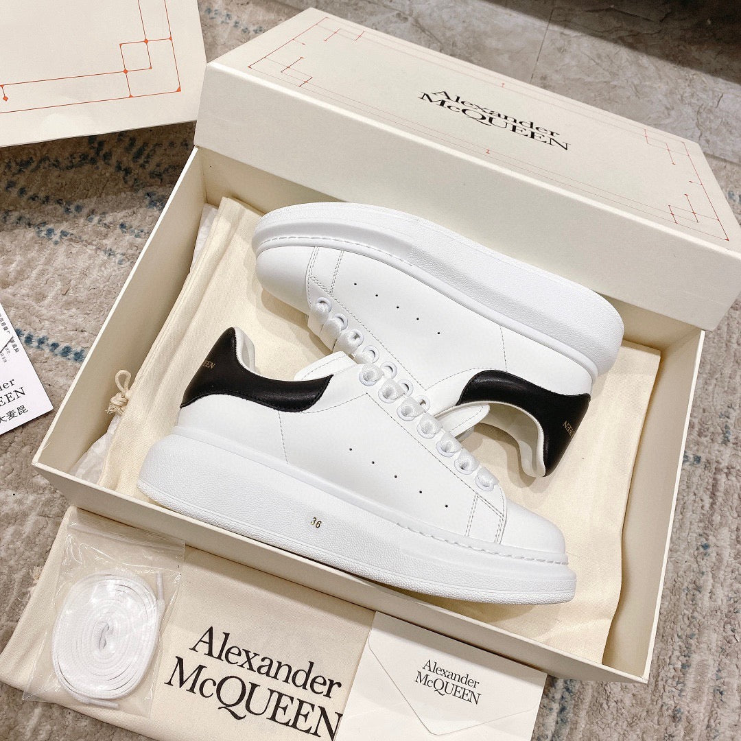Sneakers & Shoes