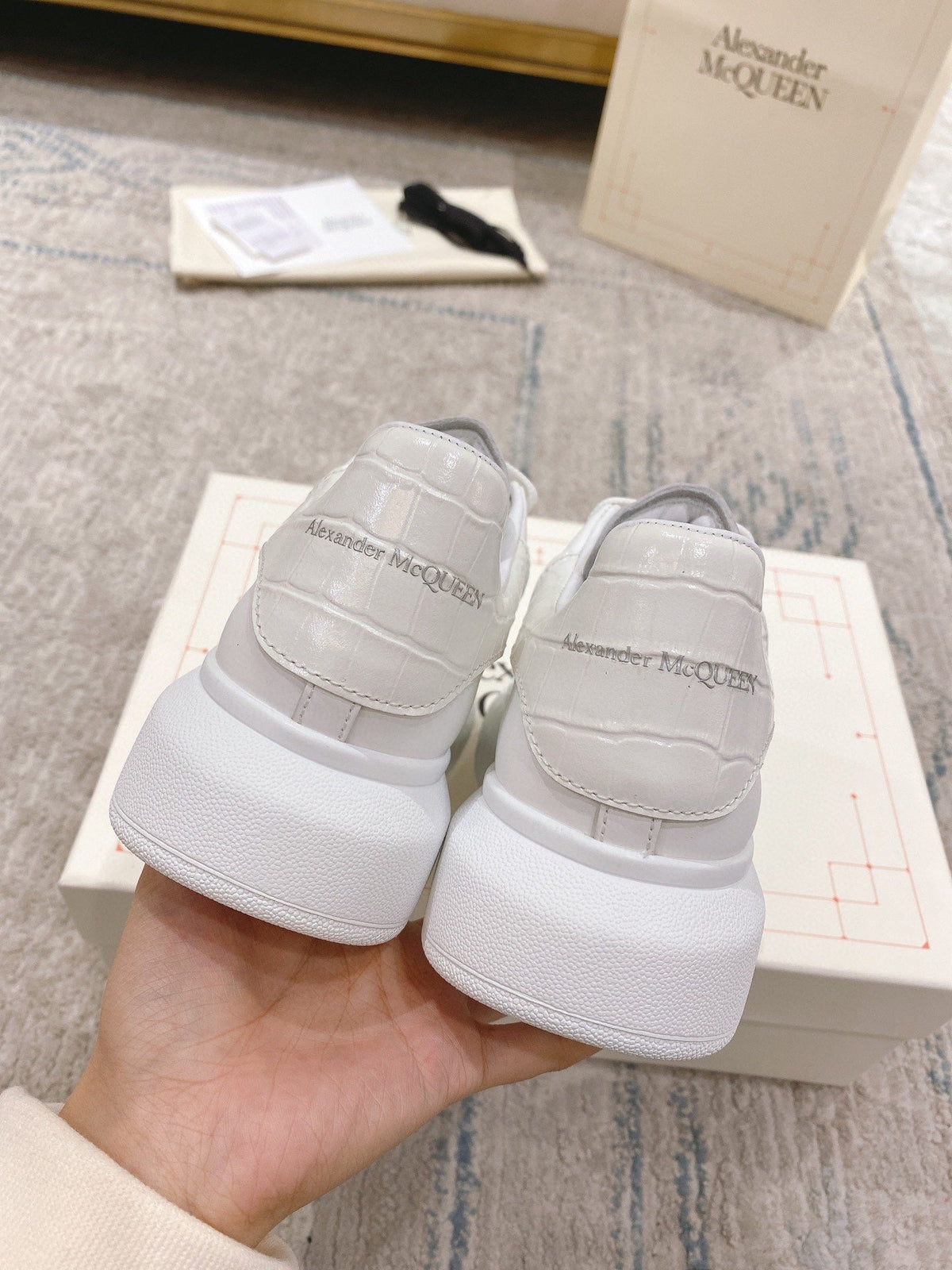 Sneakers & Shoes