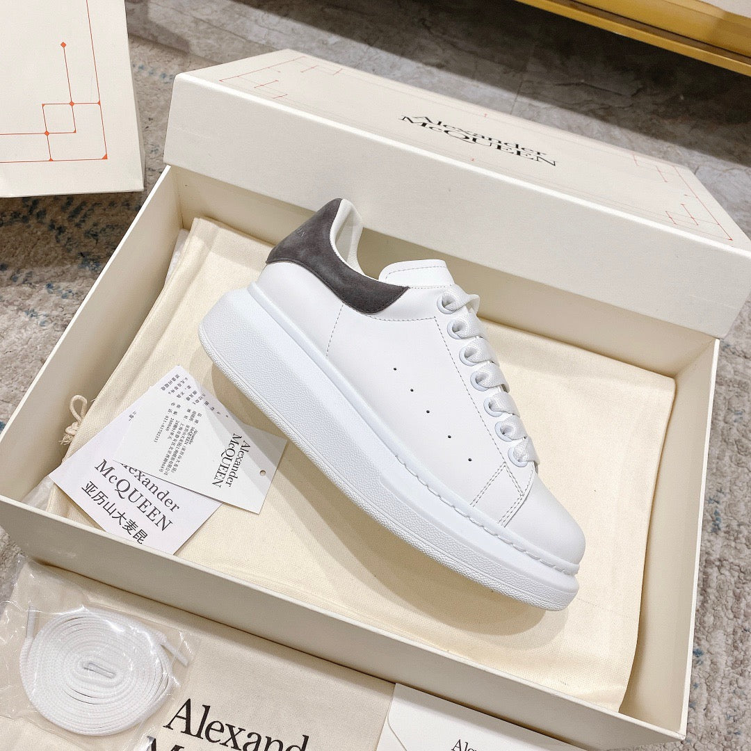 Sneakers & Shoes