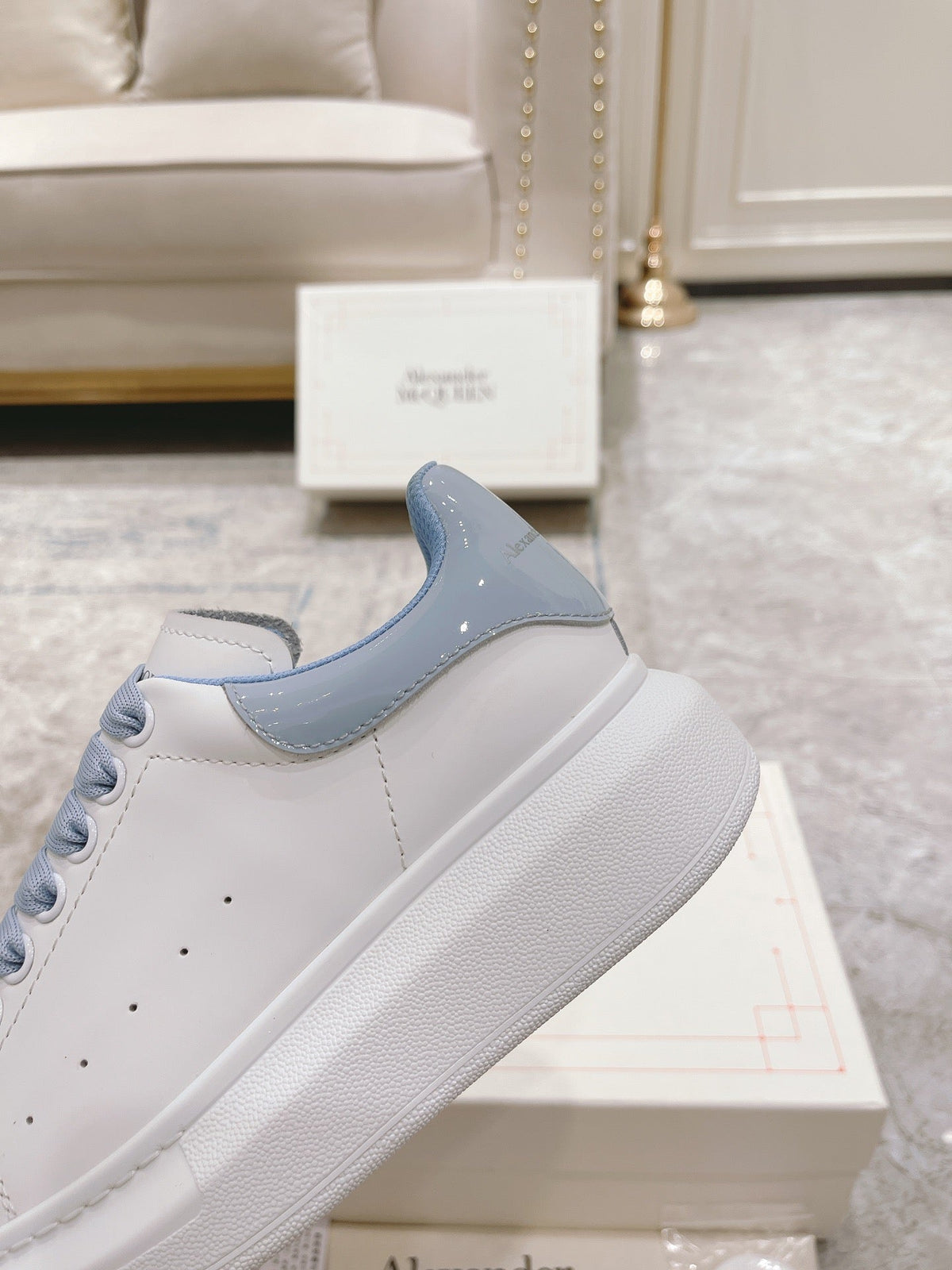 Sneakers & Shoes