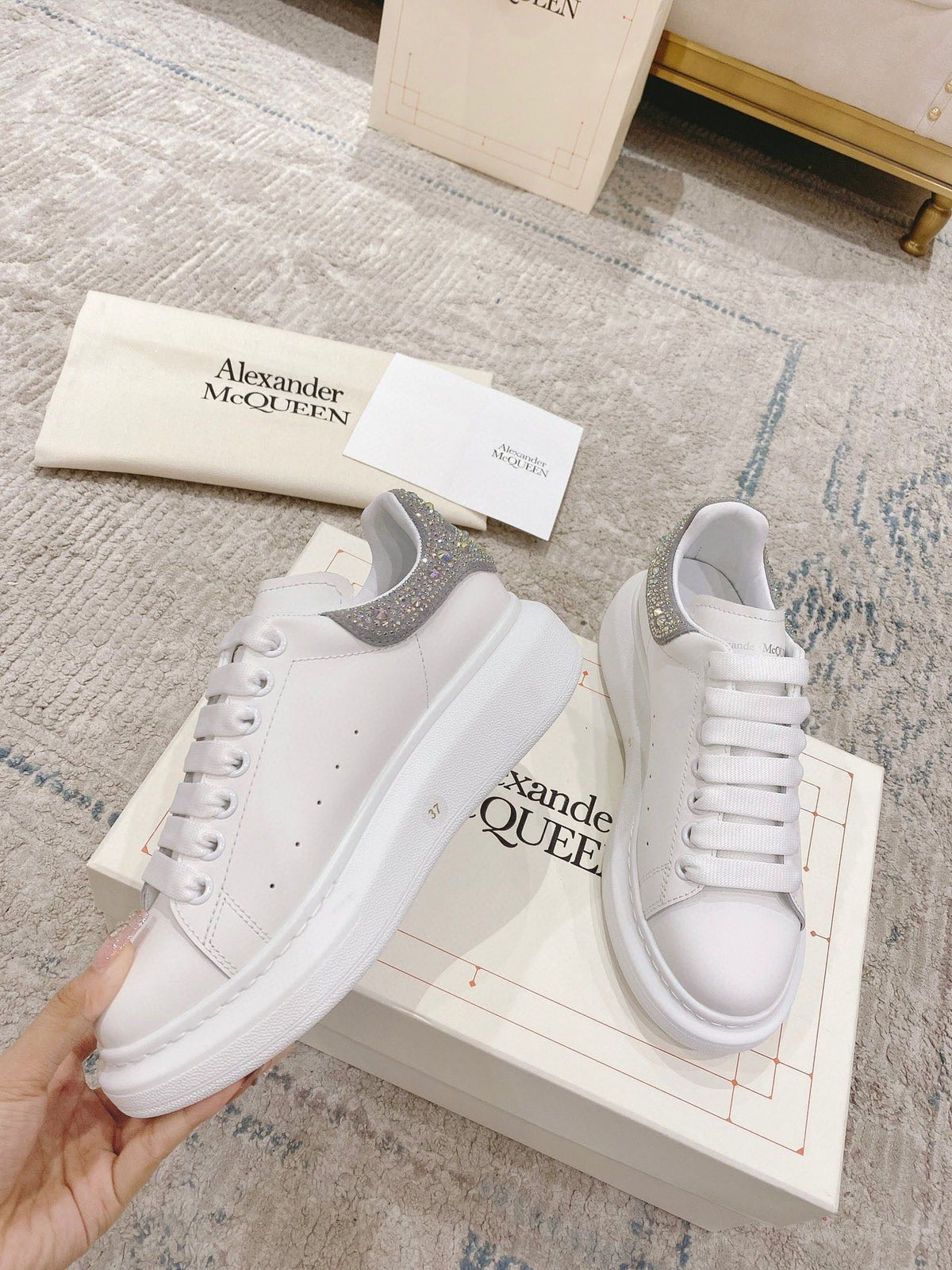 Sneakers & Shoes