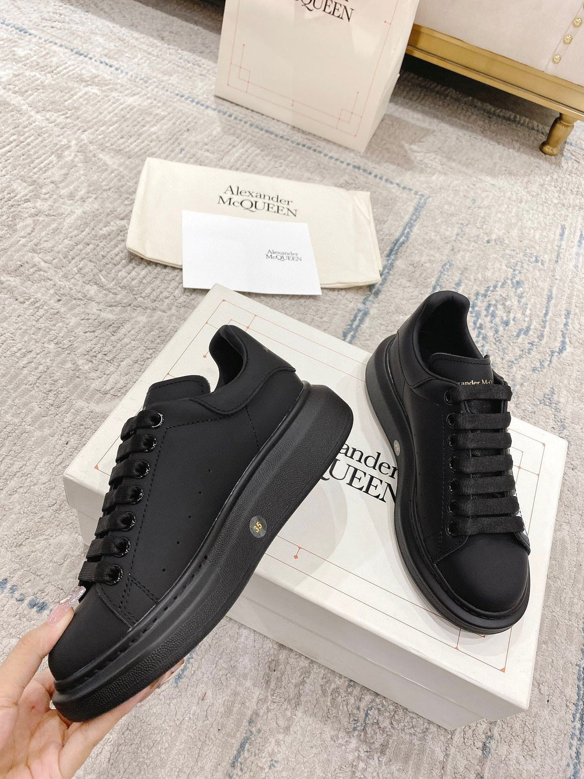 Sneakers & Shoes