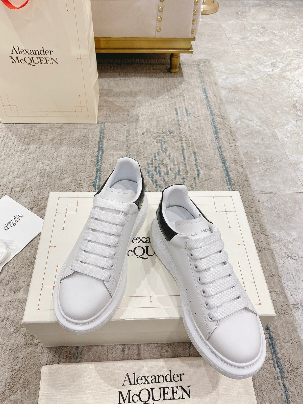 Sneakers & Shoes