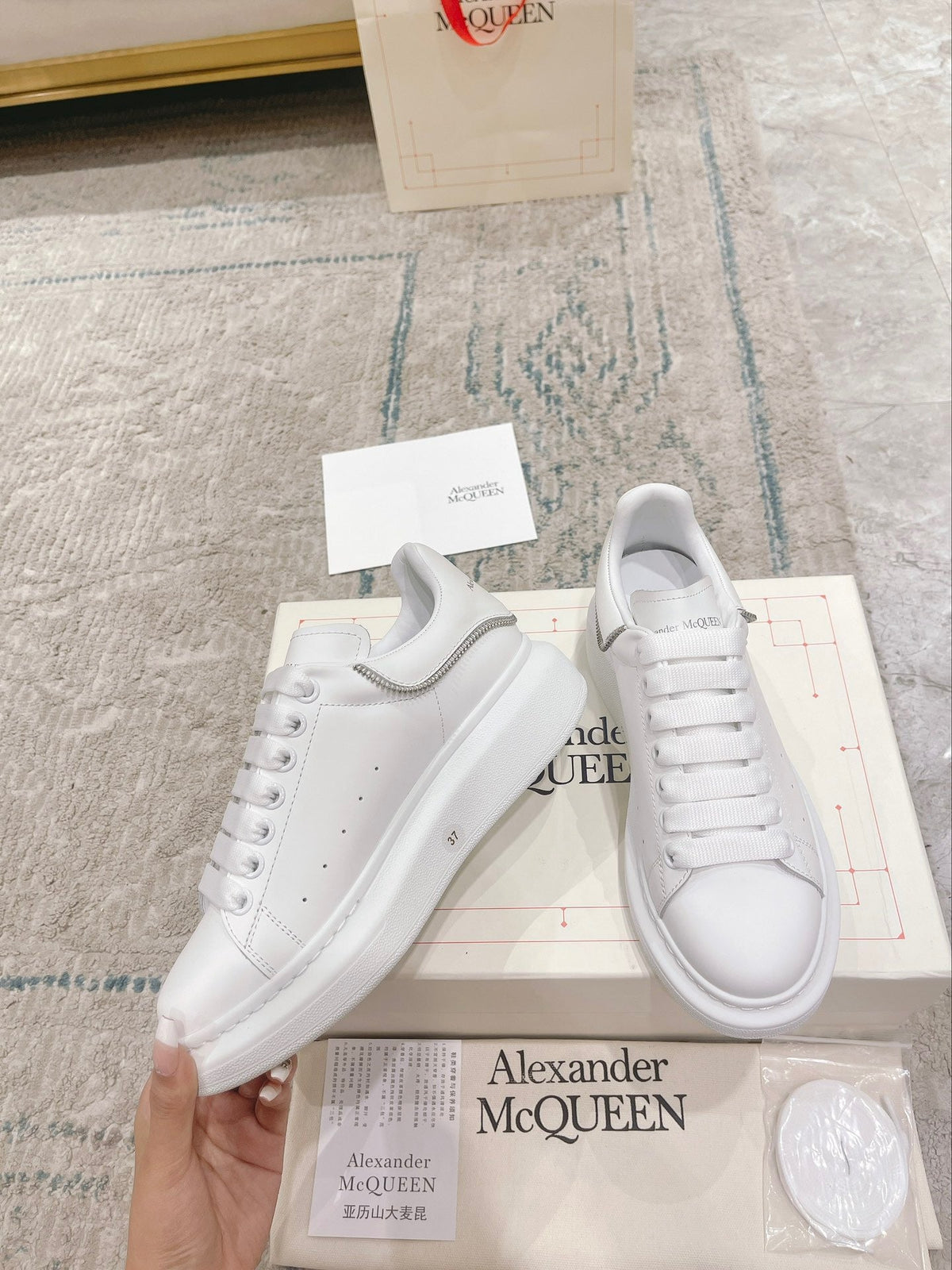 Sneakers & Shoes