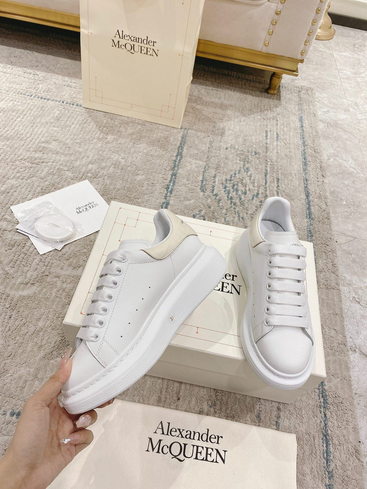 Sneakers & Shoes