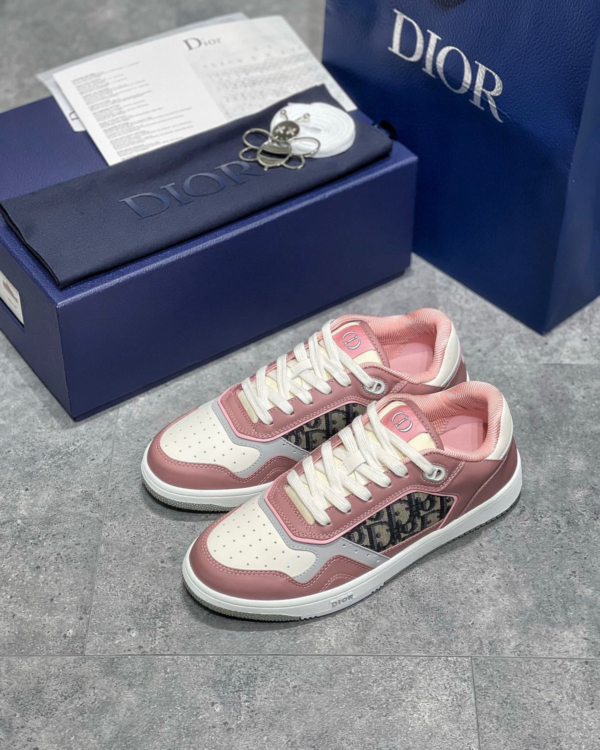 DIO Sneakers