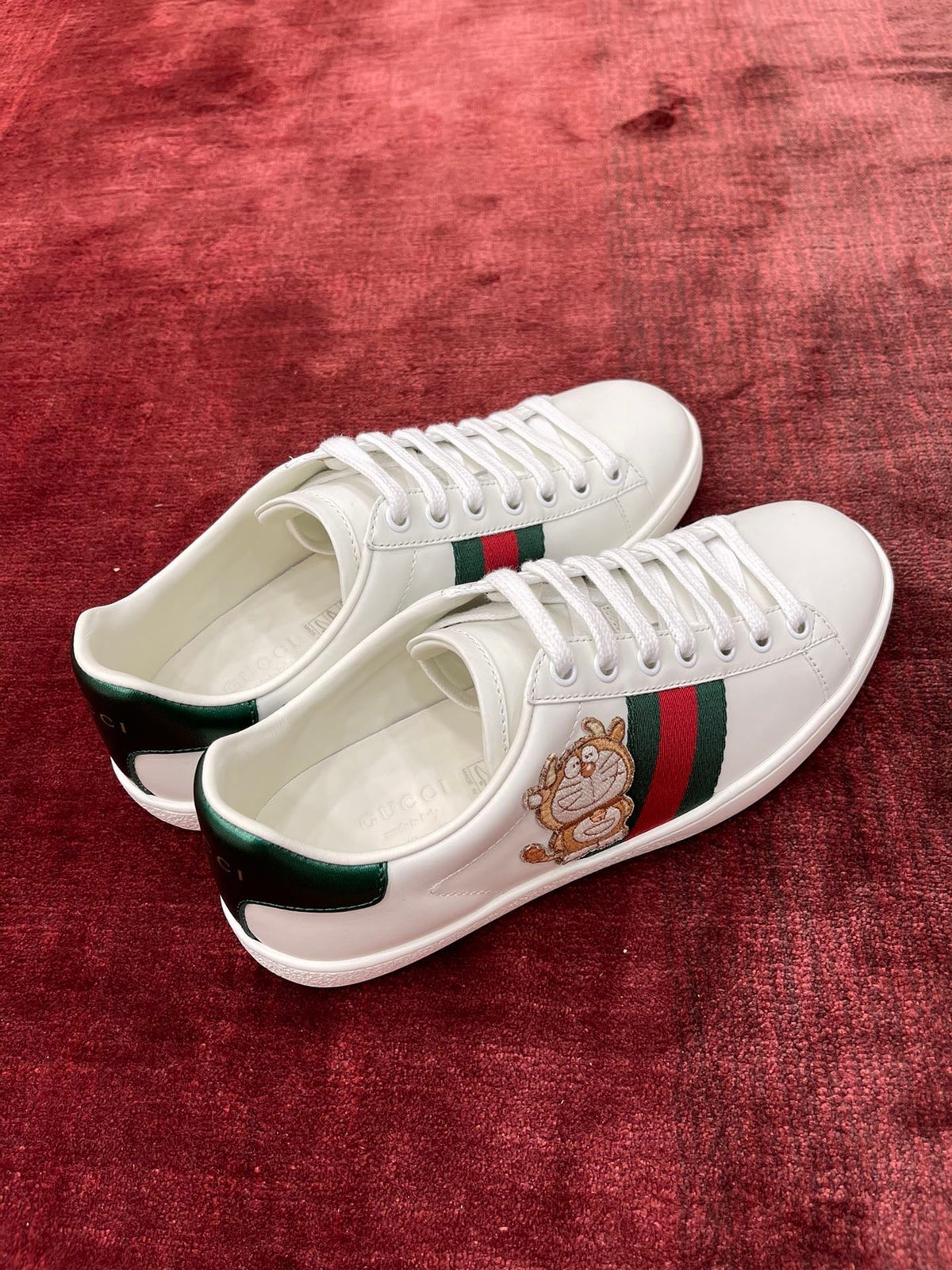 Sneakers & Shoes