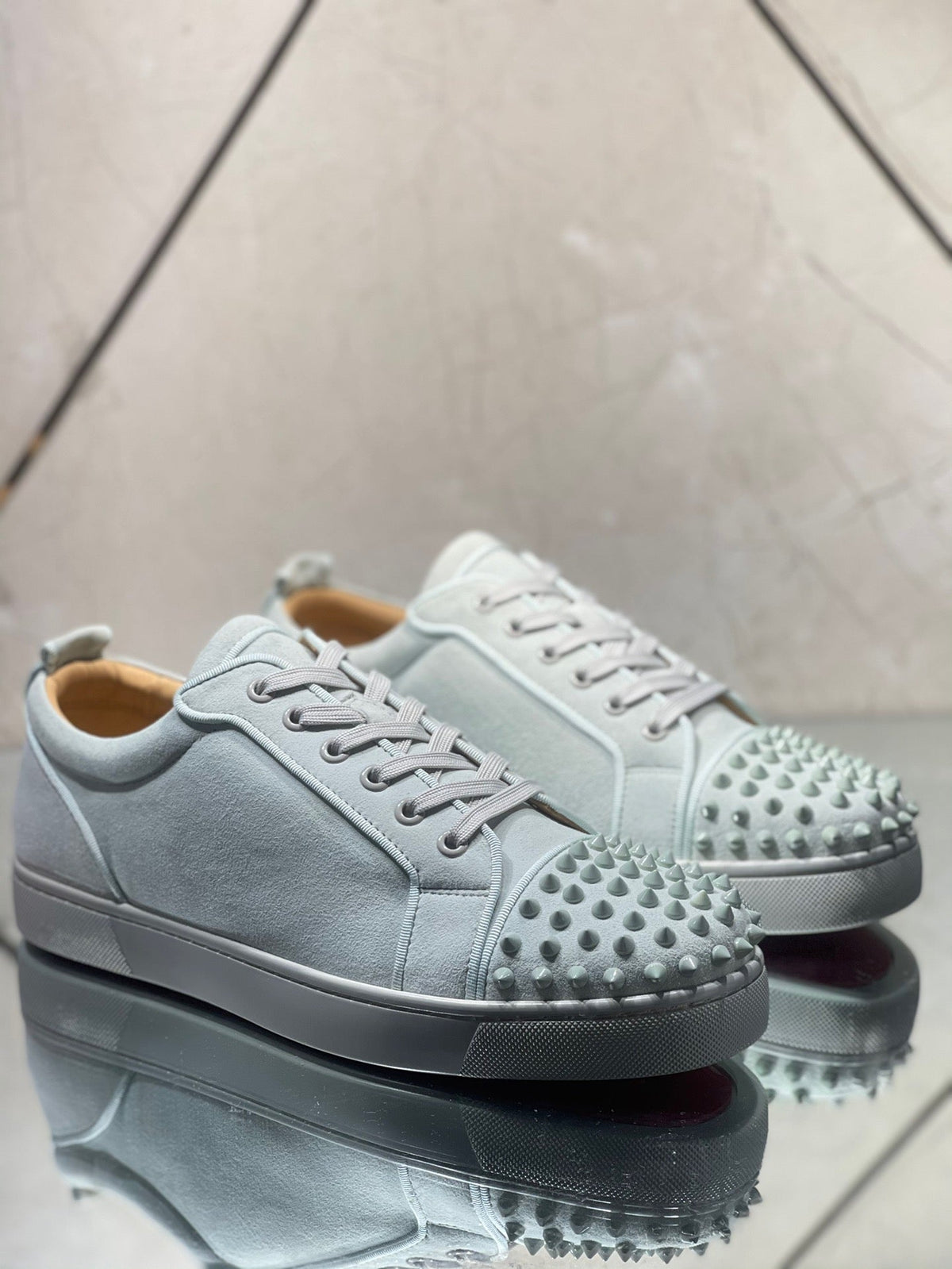 Sneakers & Shoes