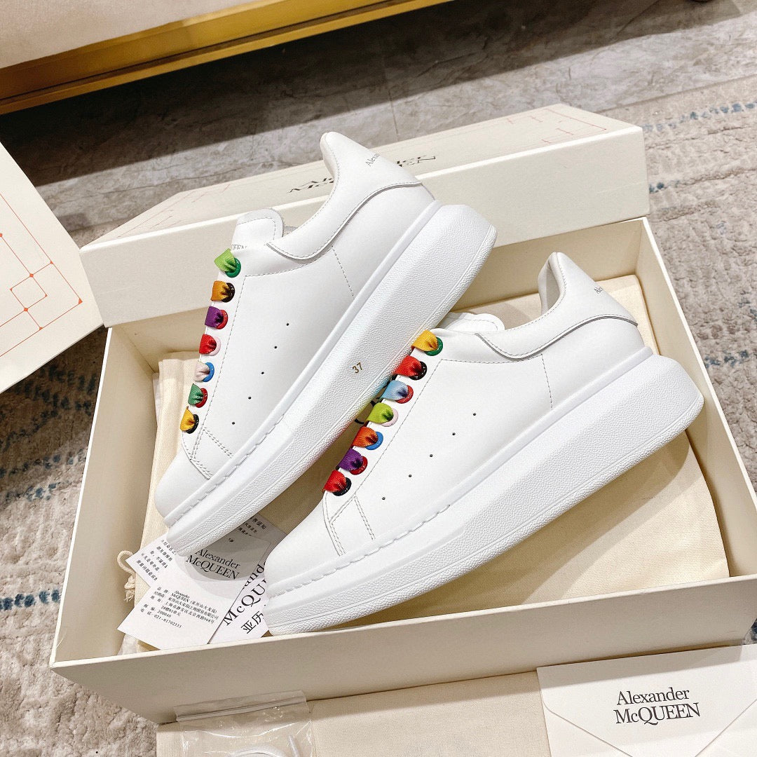 Sneakers & Shoes