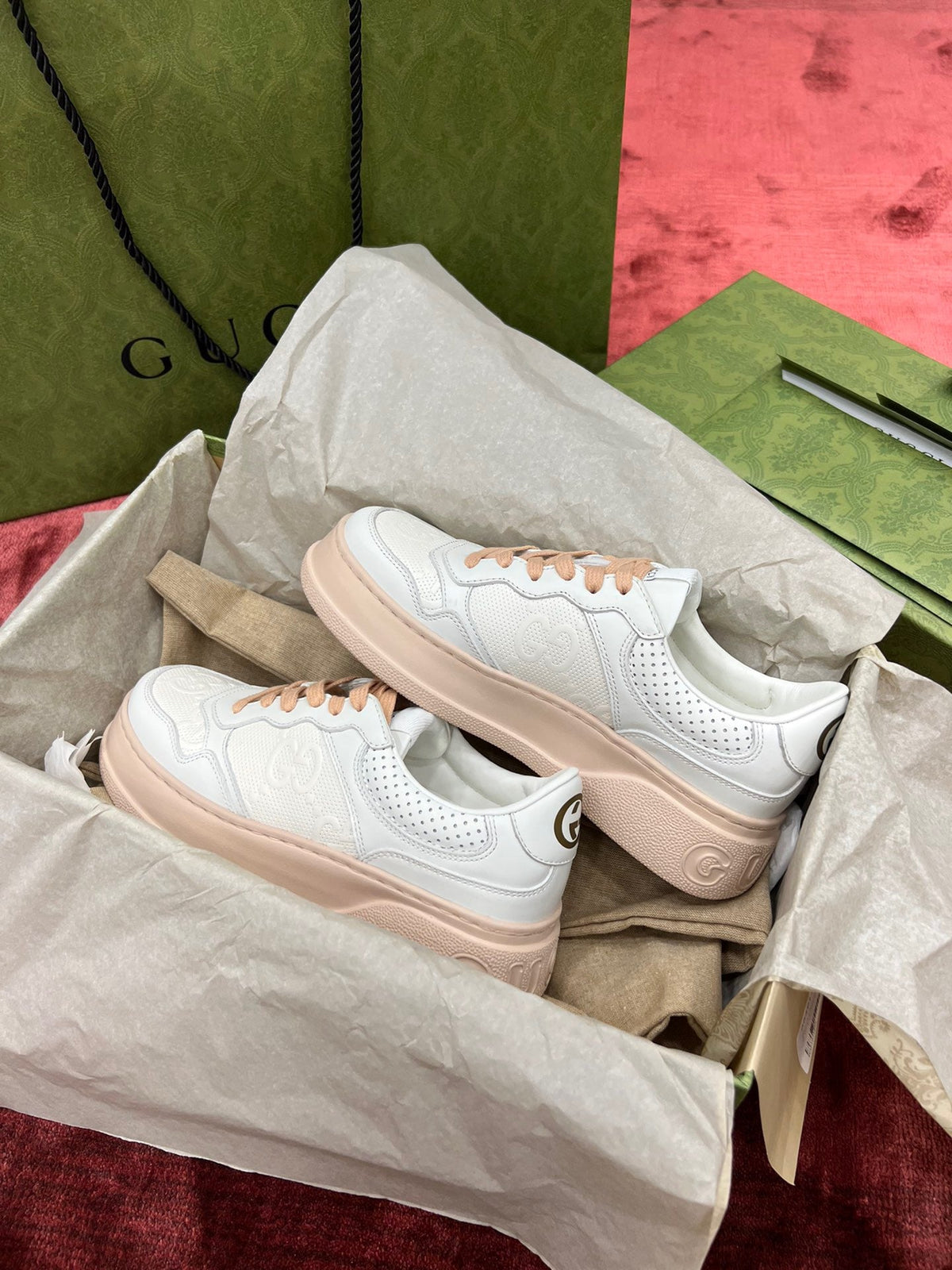 Sneakers & Shoes