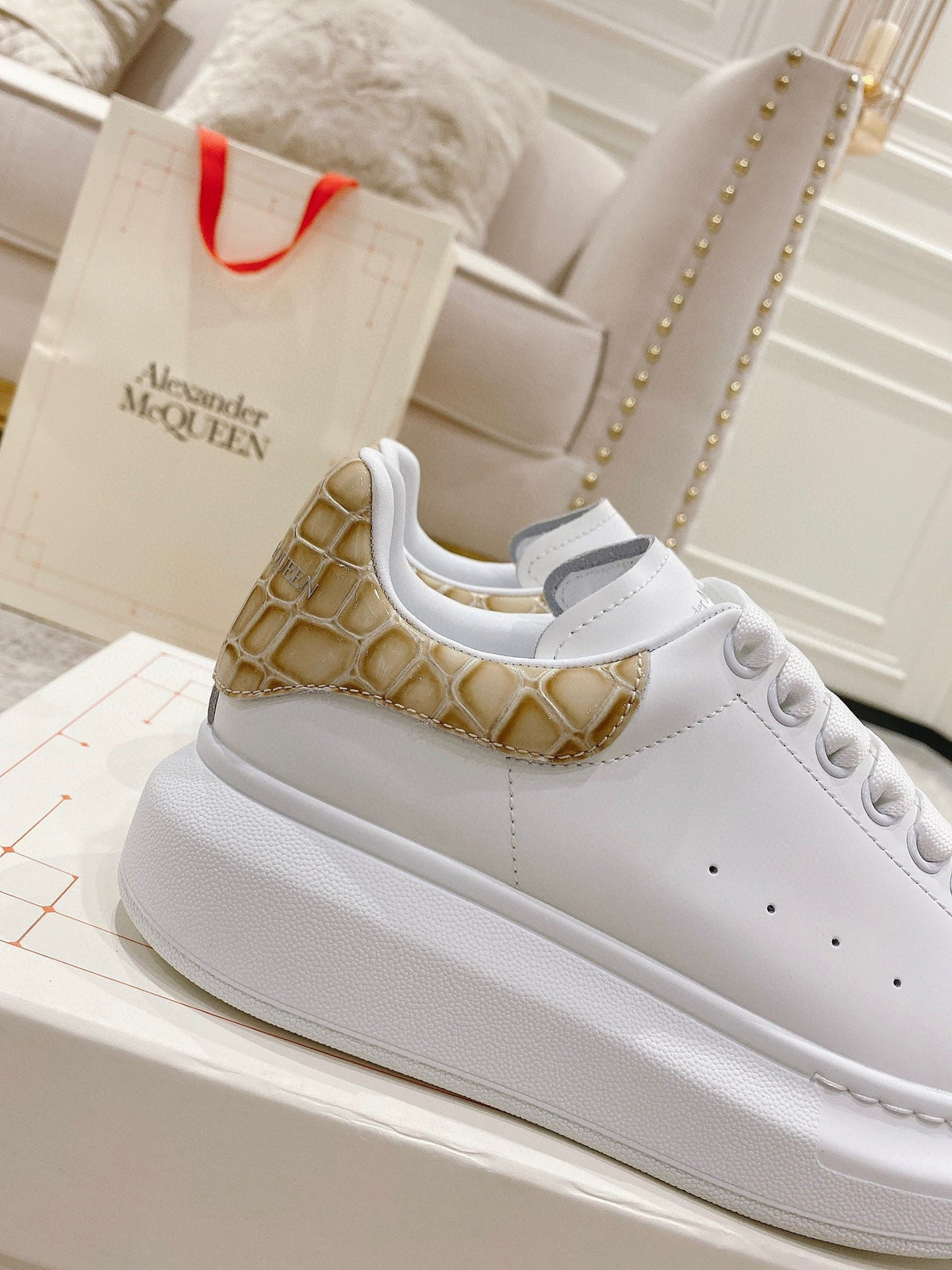 Sneakers & Shoes