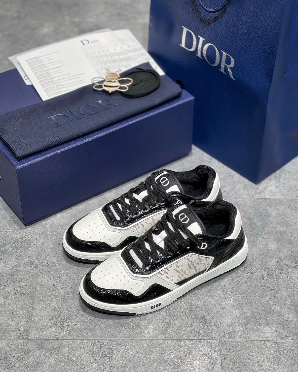 DIO Sneakers