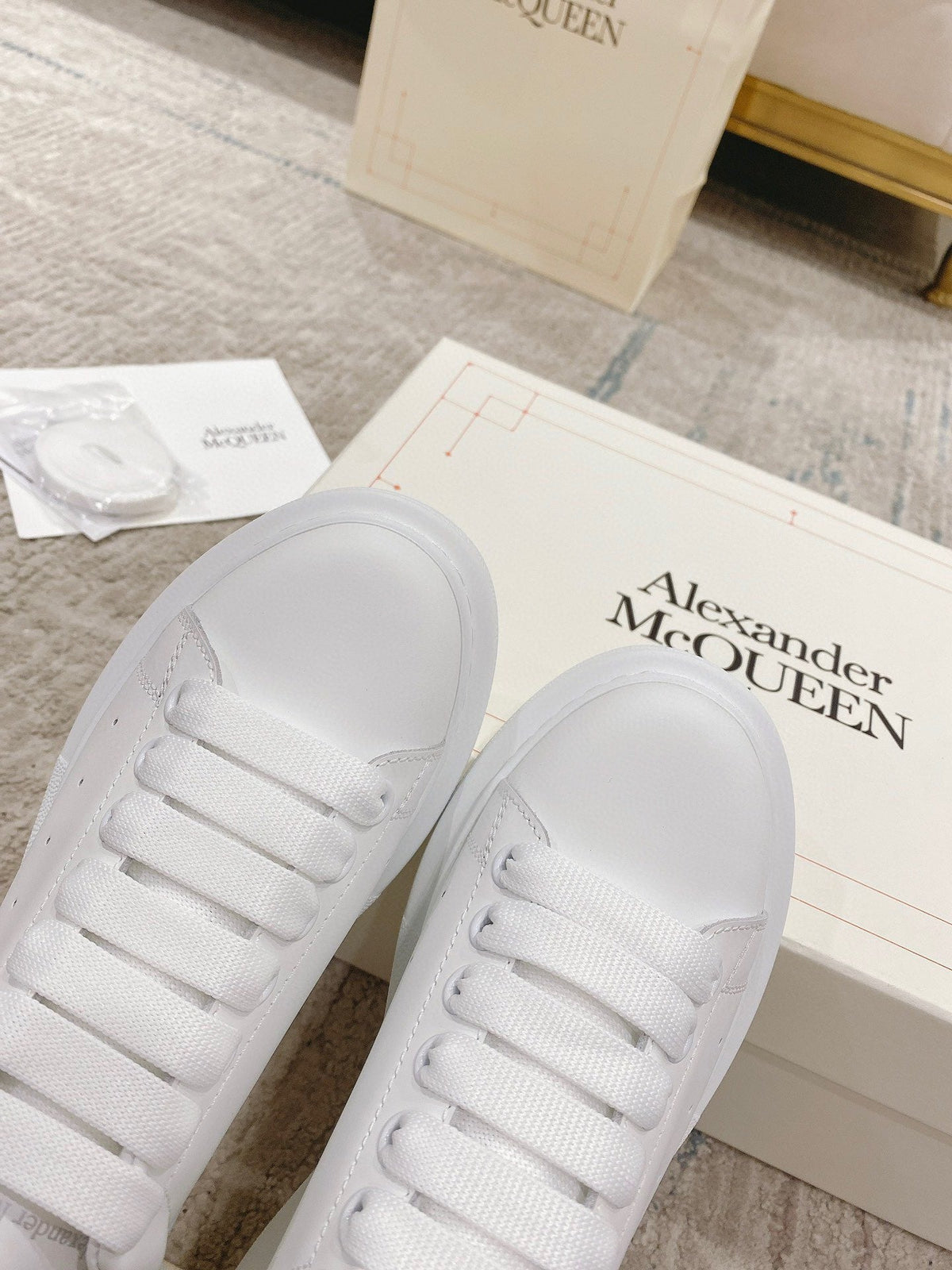 Sneakers & Shoes