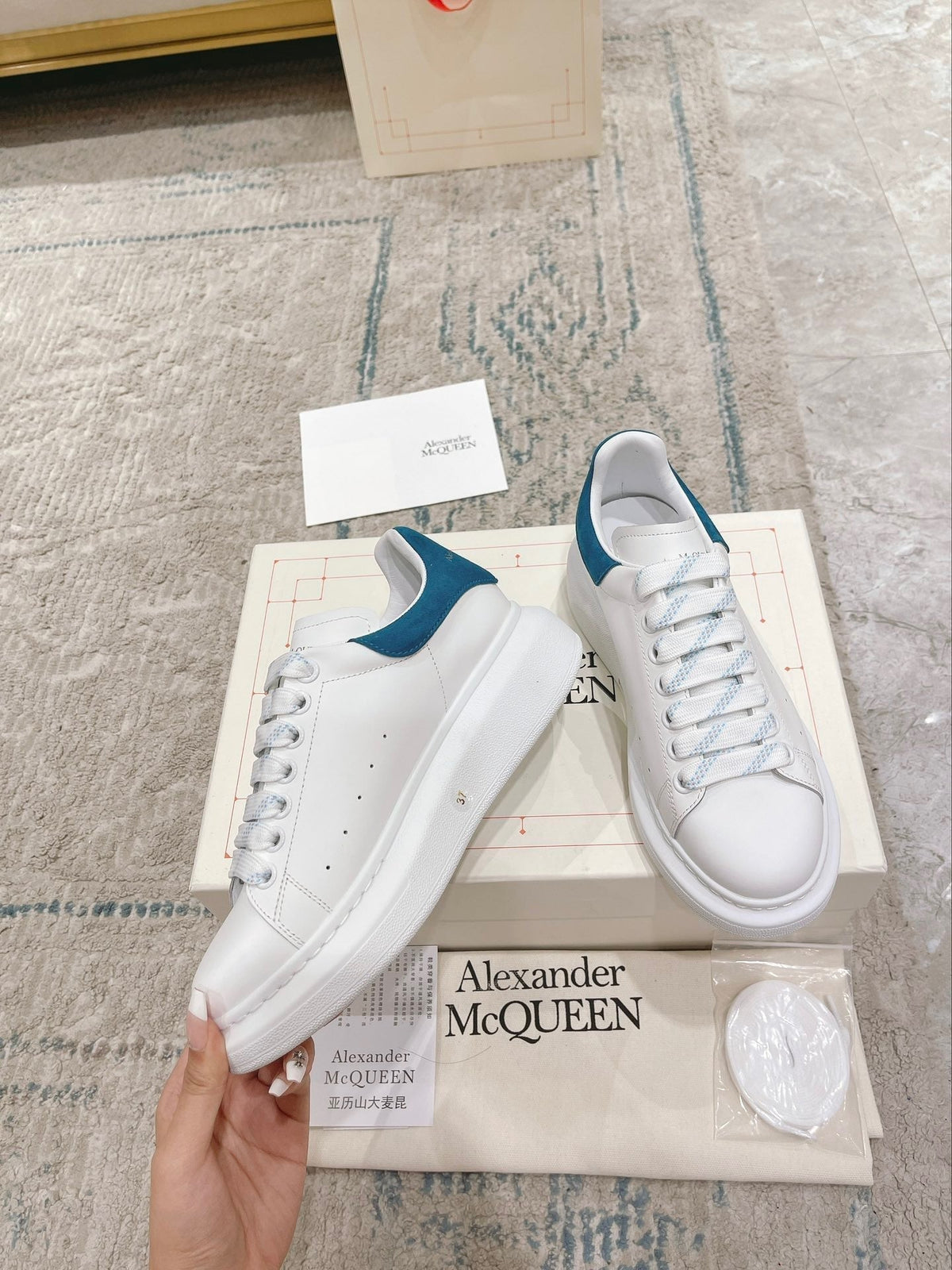 Sneakers & Shoes