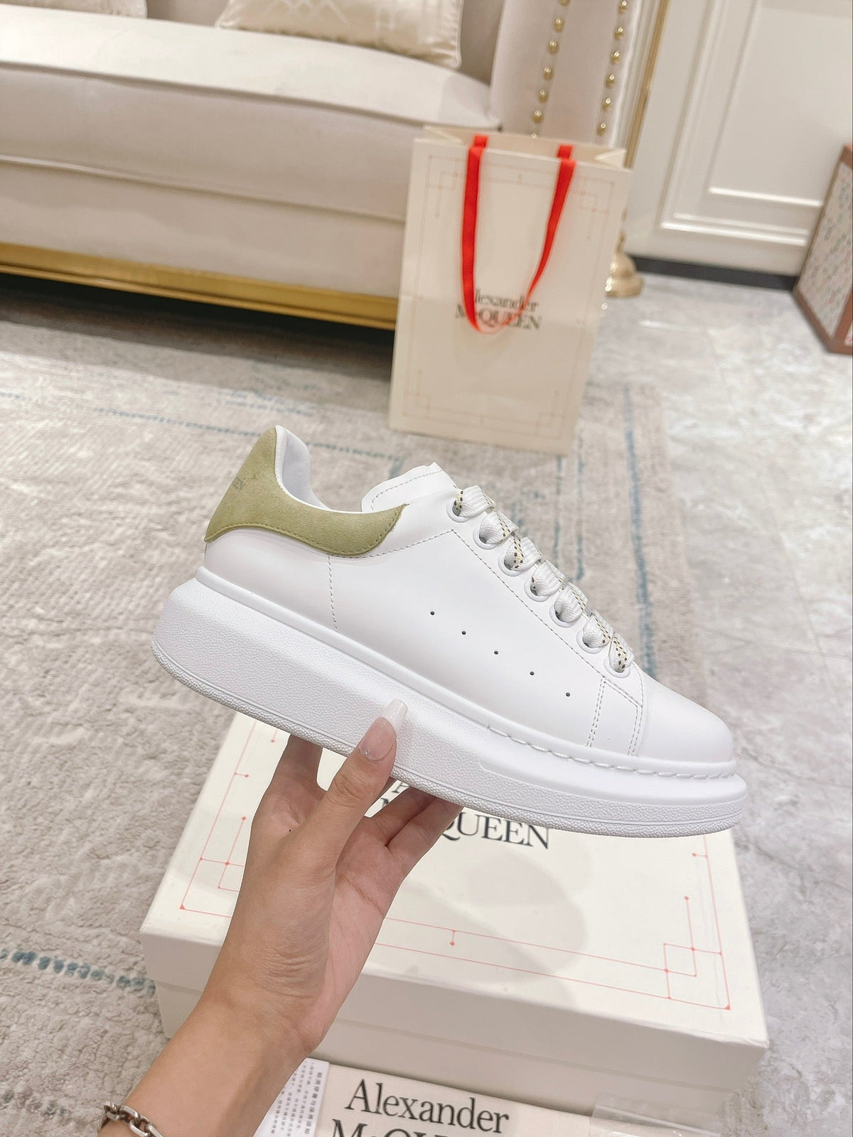 Sneakers & Shoes