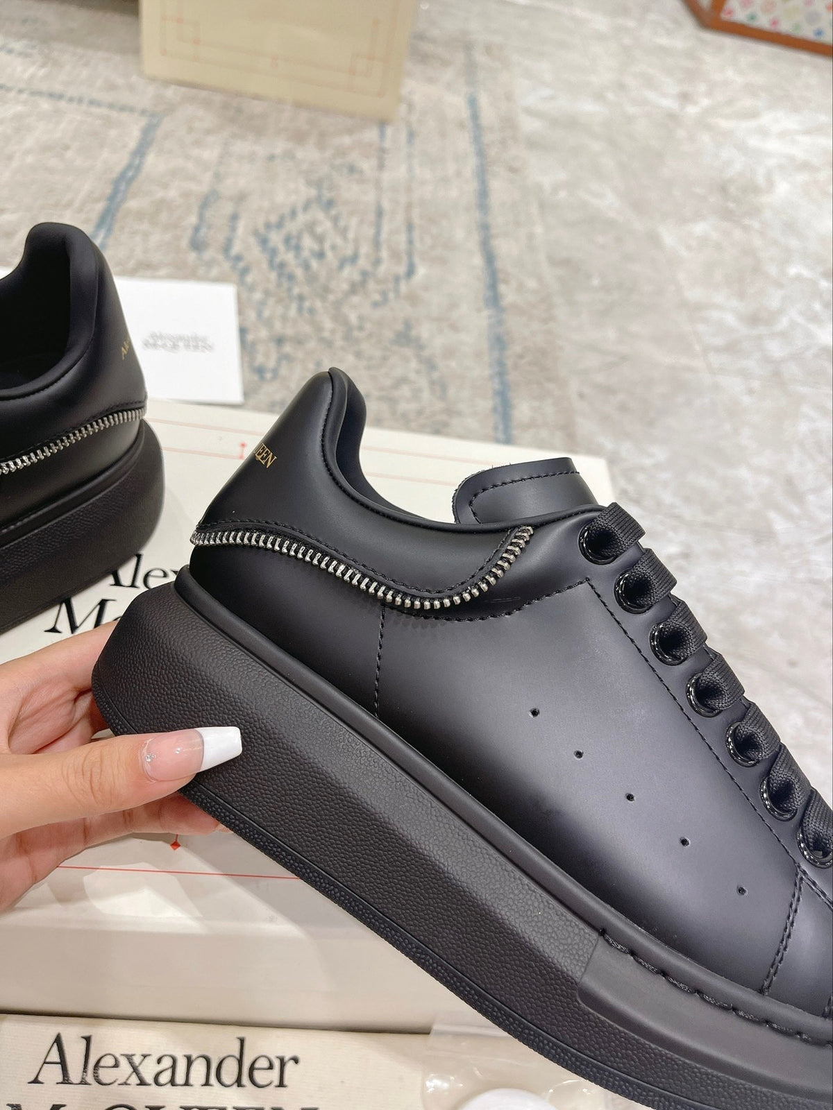 Sneakers & Shoes