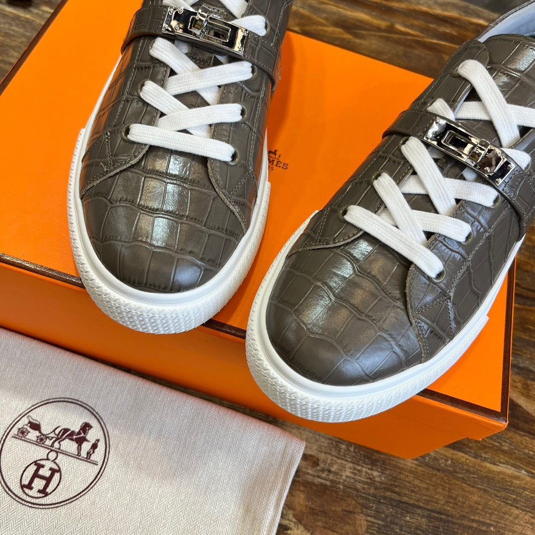 HERM Sneakers