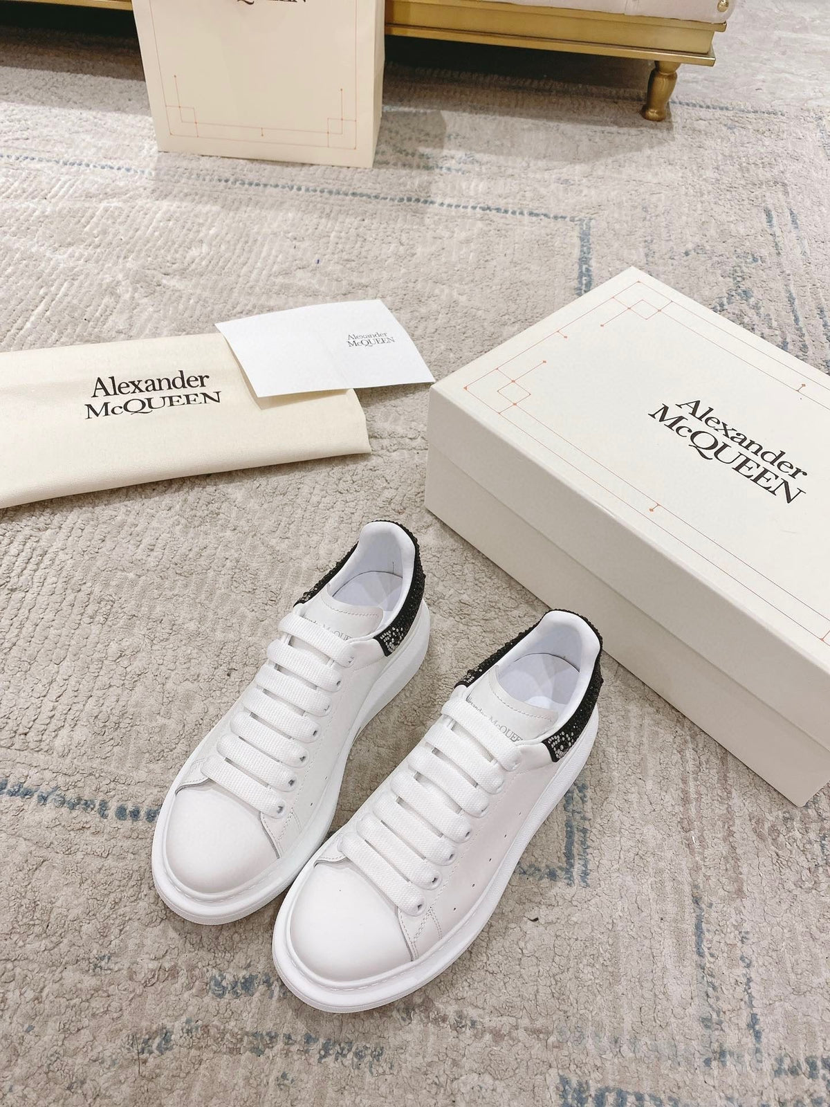 Sneakers & Shoes